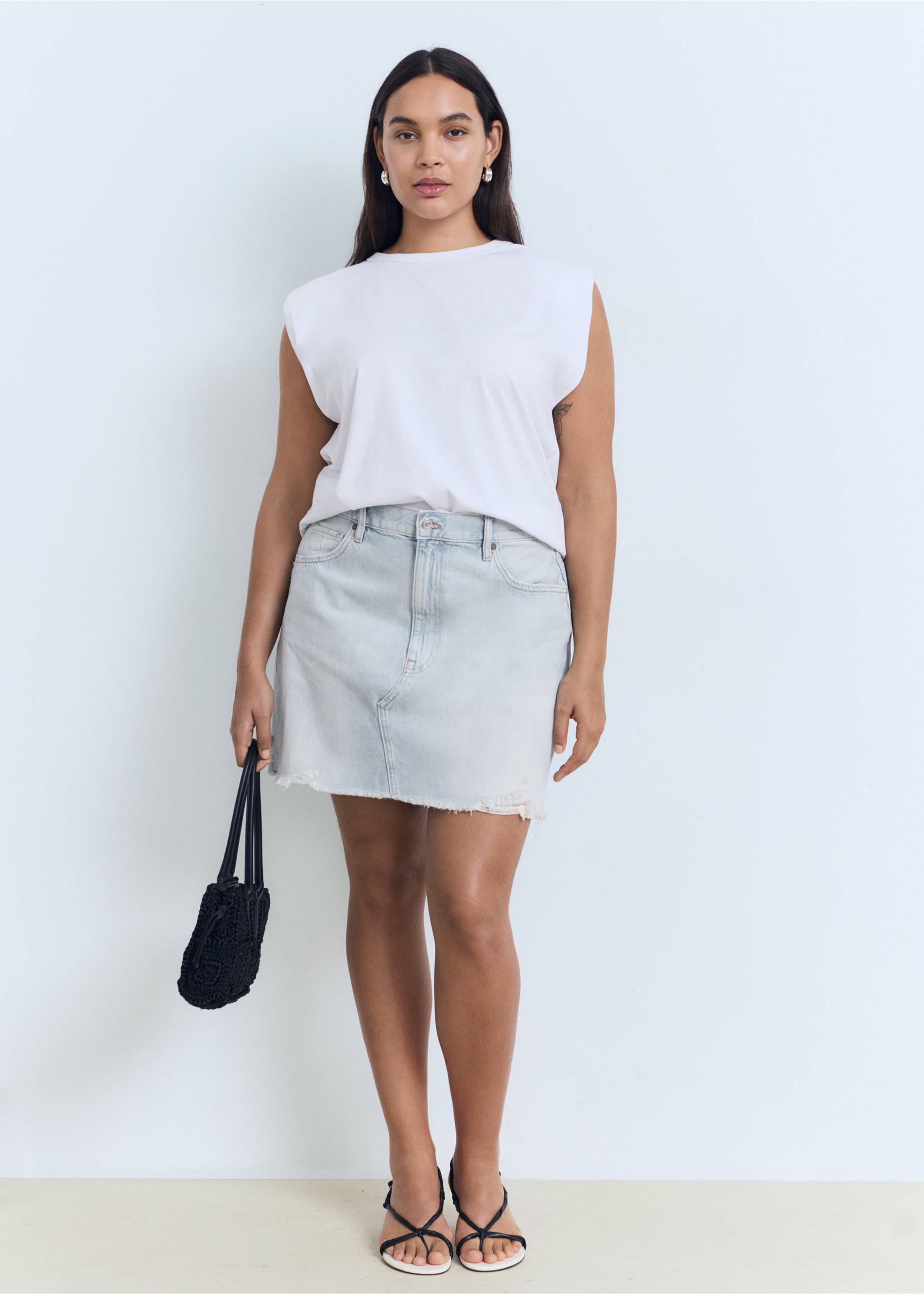 Denim skirt with frayed hem - Details of the article 3, Light Blue. Ref: 17051520-00.