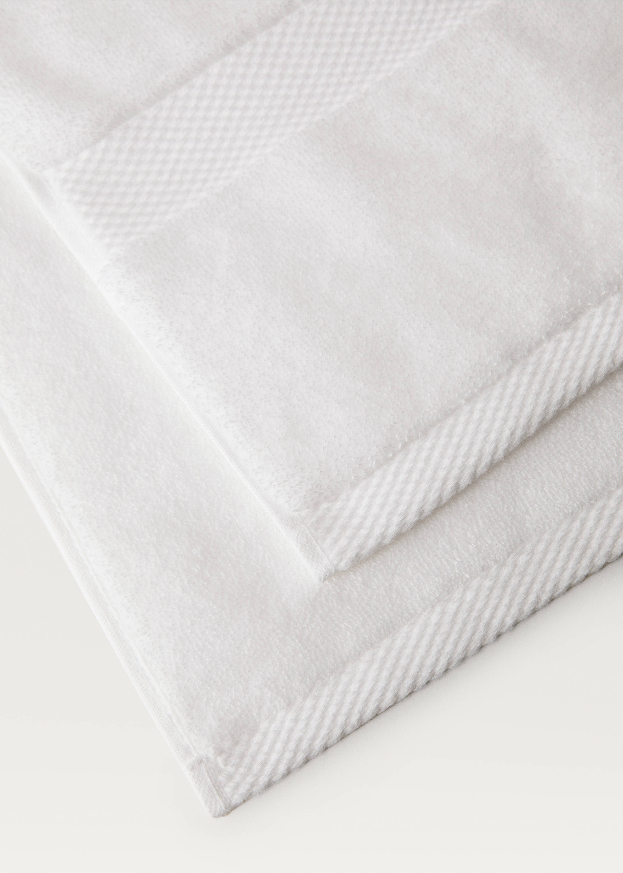 Extra-soft cotton face towel - Details of the article 1, White. Ref: 17051563-00.