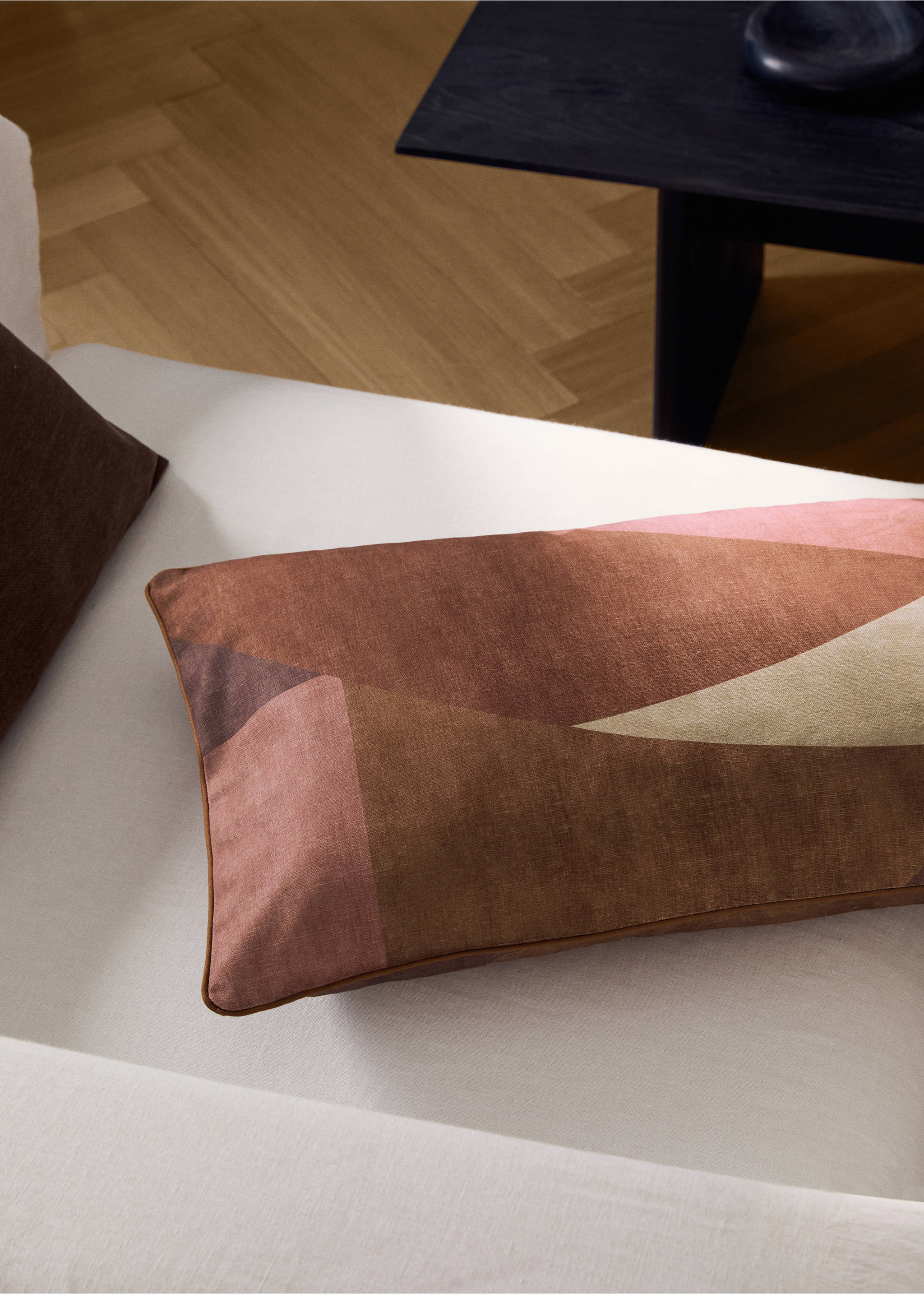 Funda coixí cotó estampat abstracte 40x60 cm - Pla general, Rosa gerani. Ref: 17051589-00.