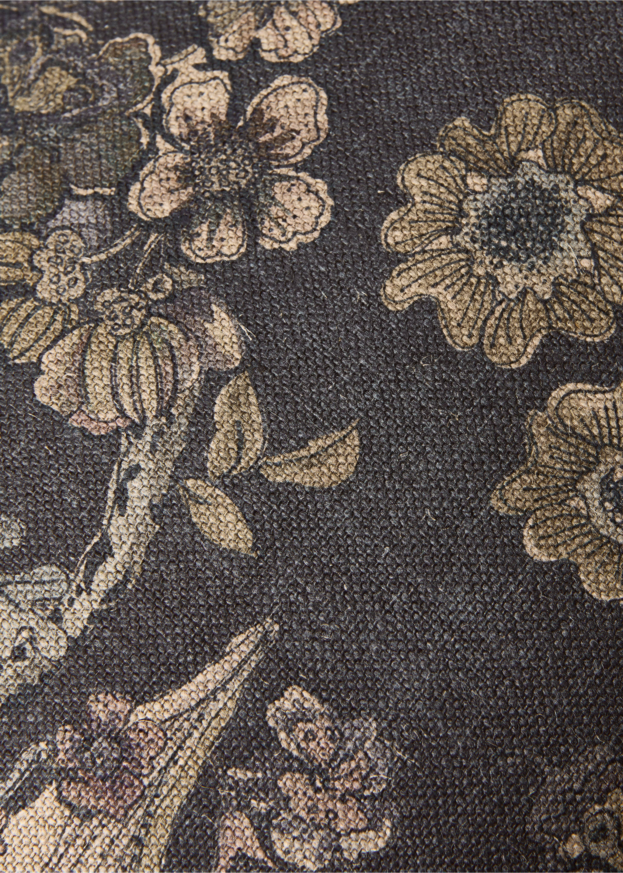 Linen floral-print cushion cover 40x60 cm - Details of the article 3, Ink Blue. Ref: 17051591-00.