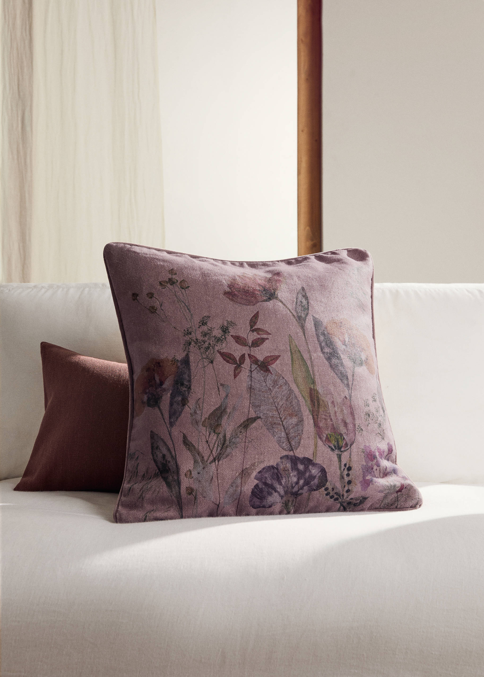 Λινή μαξιλαροθήκη με floral σχέδιο 50x50 εκ. - Γενικό πλάνο