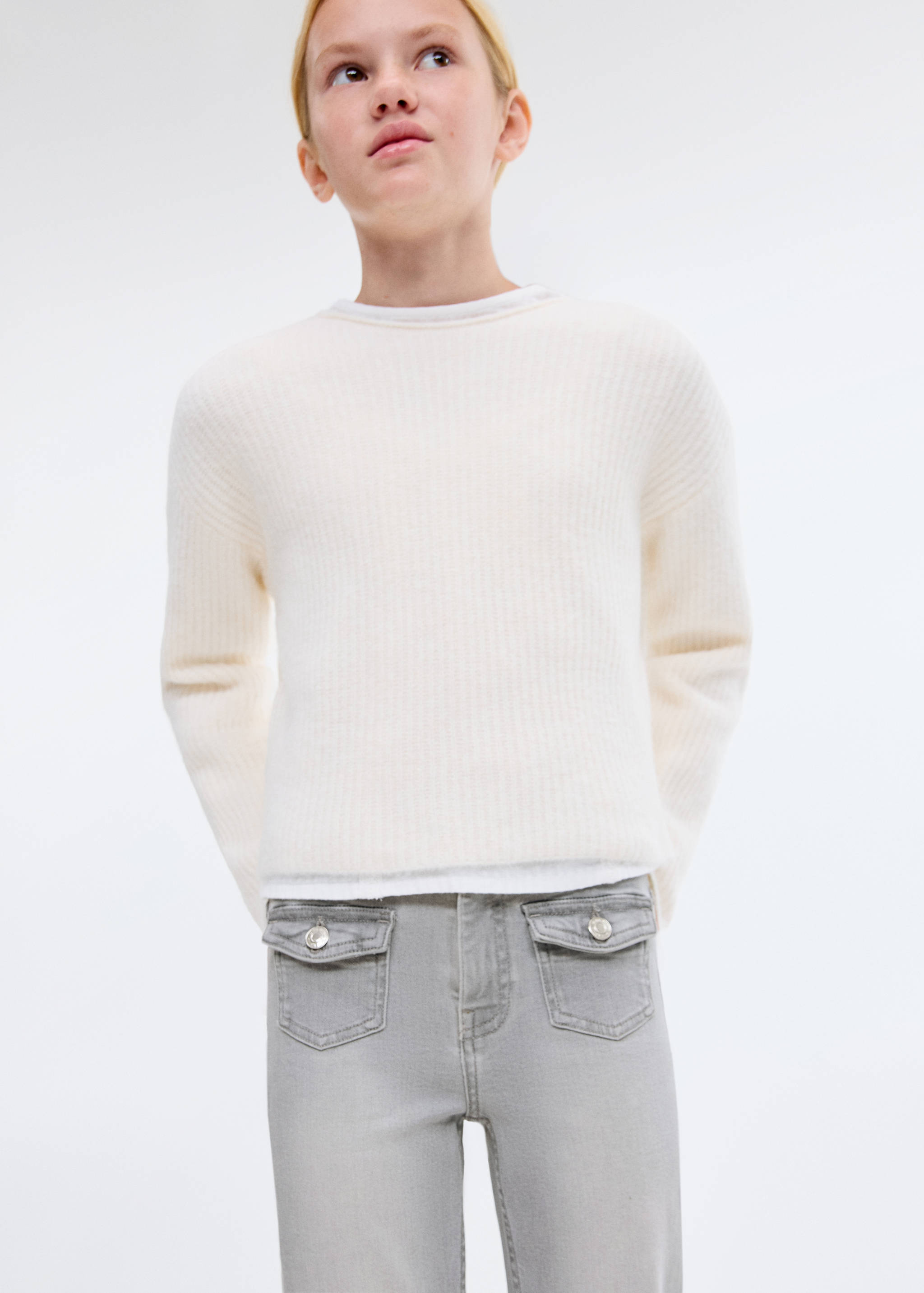 Jeans flare bolsillos - Plano medio