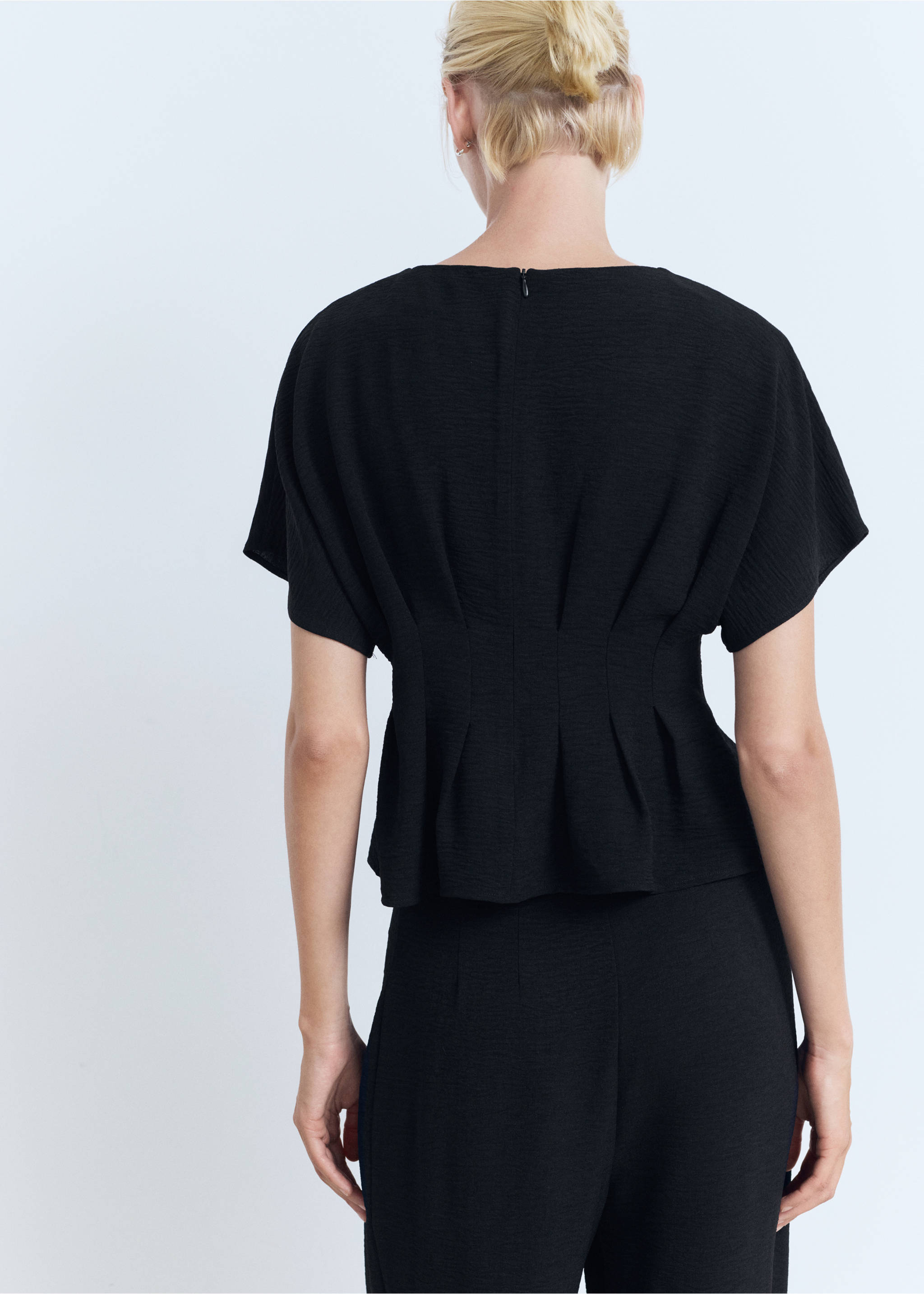 Taillierte Peplum-Bluse - Rückseite des Artikels, Schwarz. Ref: 17052536-00.