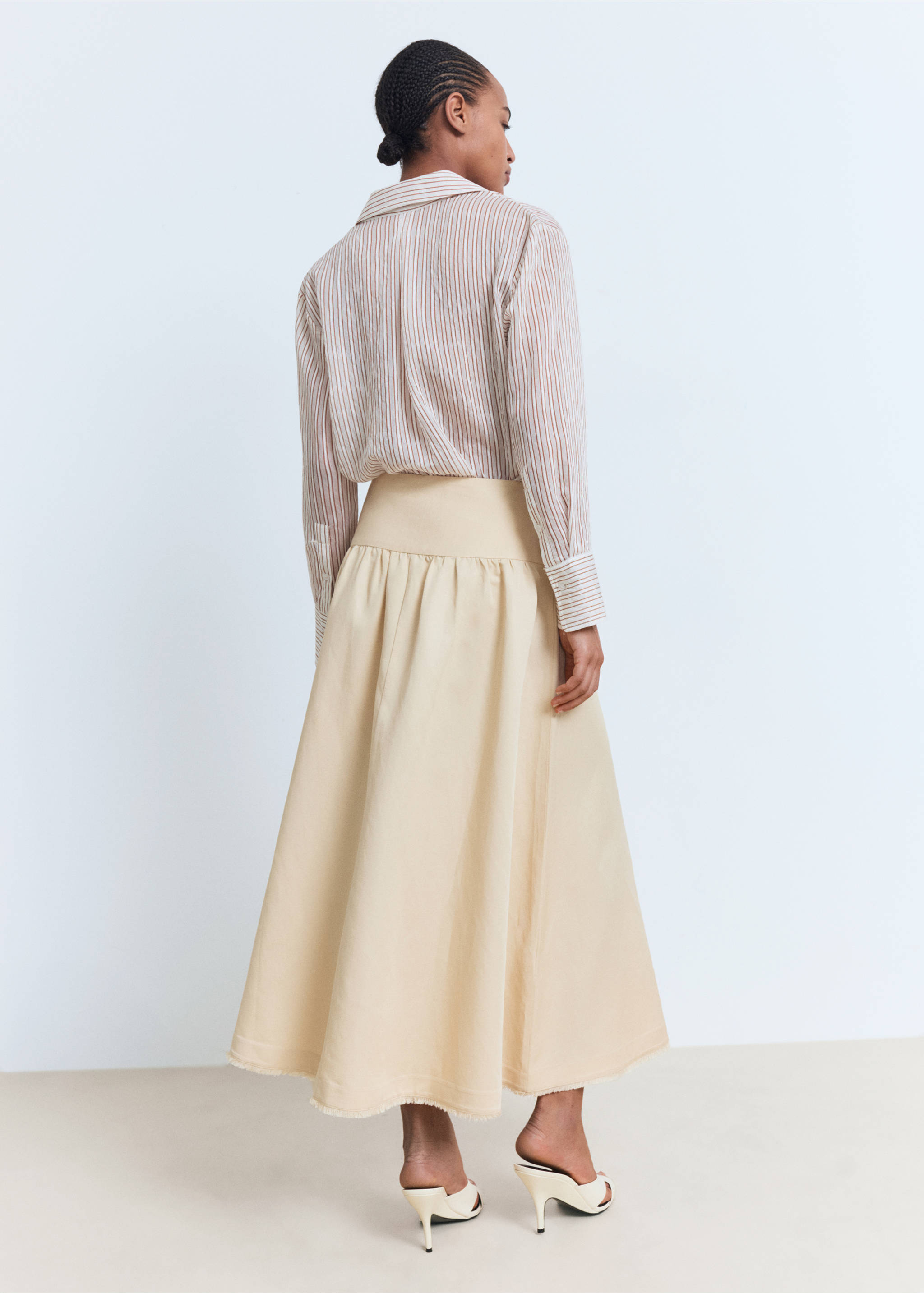 Midi-skirt with frayed ends - Reverse of the article, Pastel Yellow. Ref: 17052537-00.