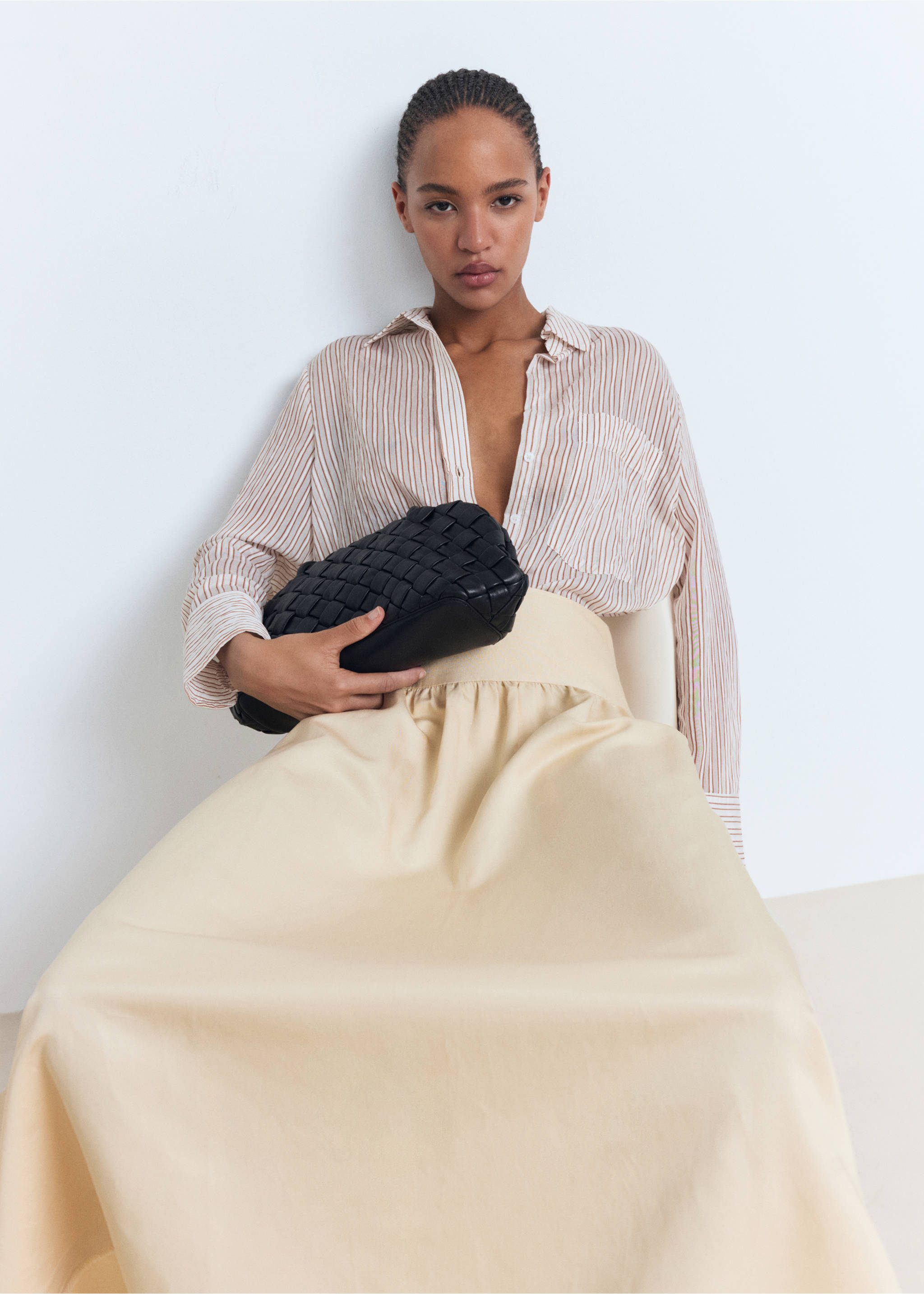 Midi-skirt with frayed ends - Details of the article 2, Pastel Yellow. Ref: 17052537-00.