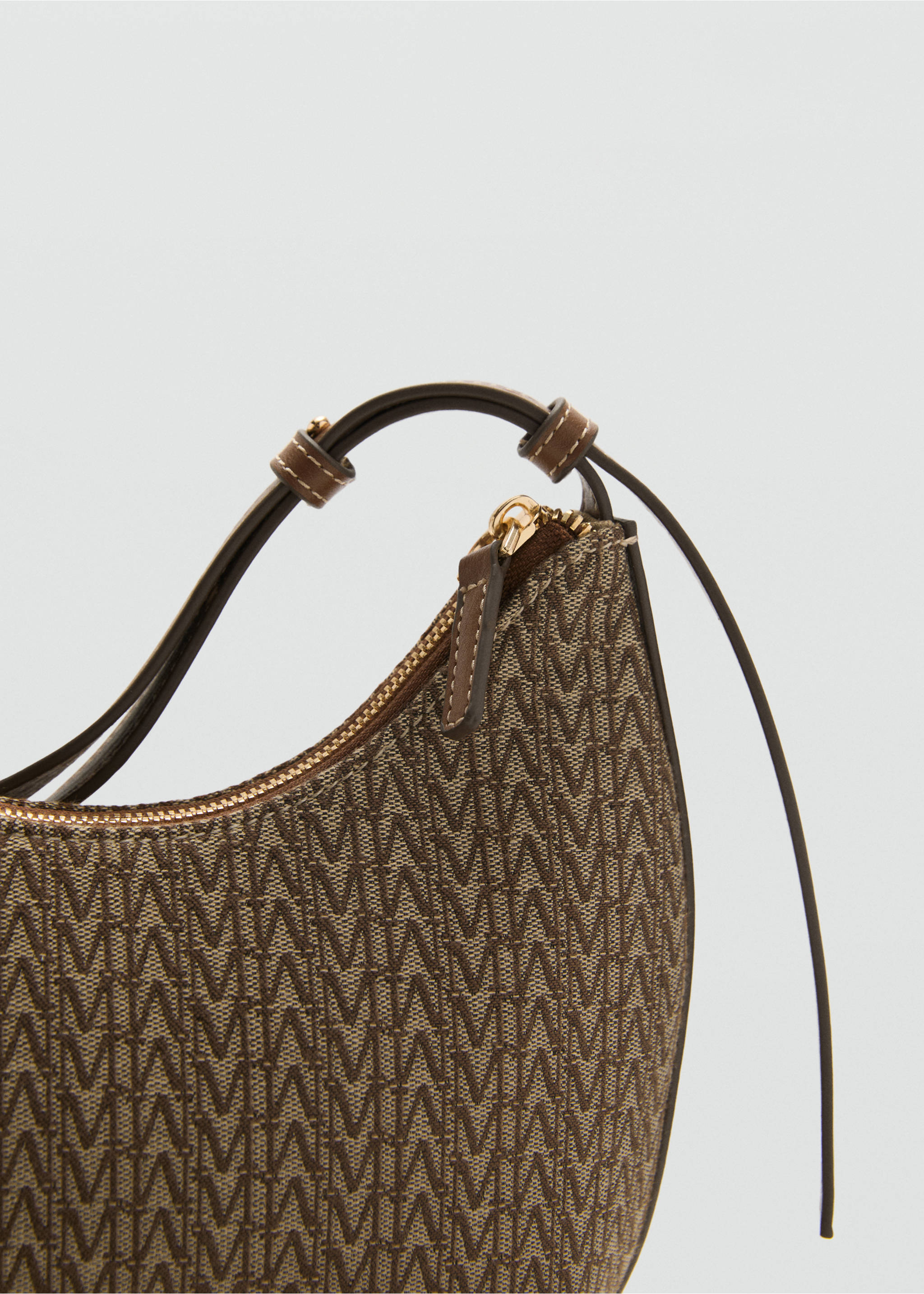 Logo-Jacquard-Schultertasche - Detail des Artikels 2, Schokolade. Ref: 17052539-00.