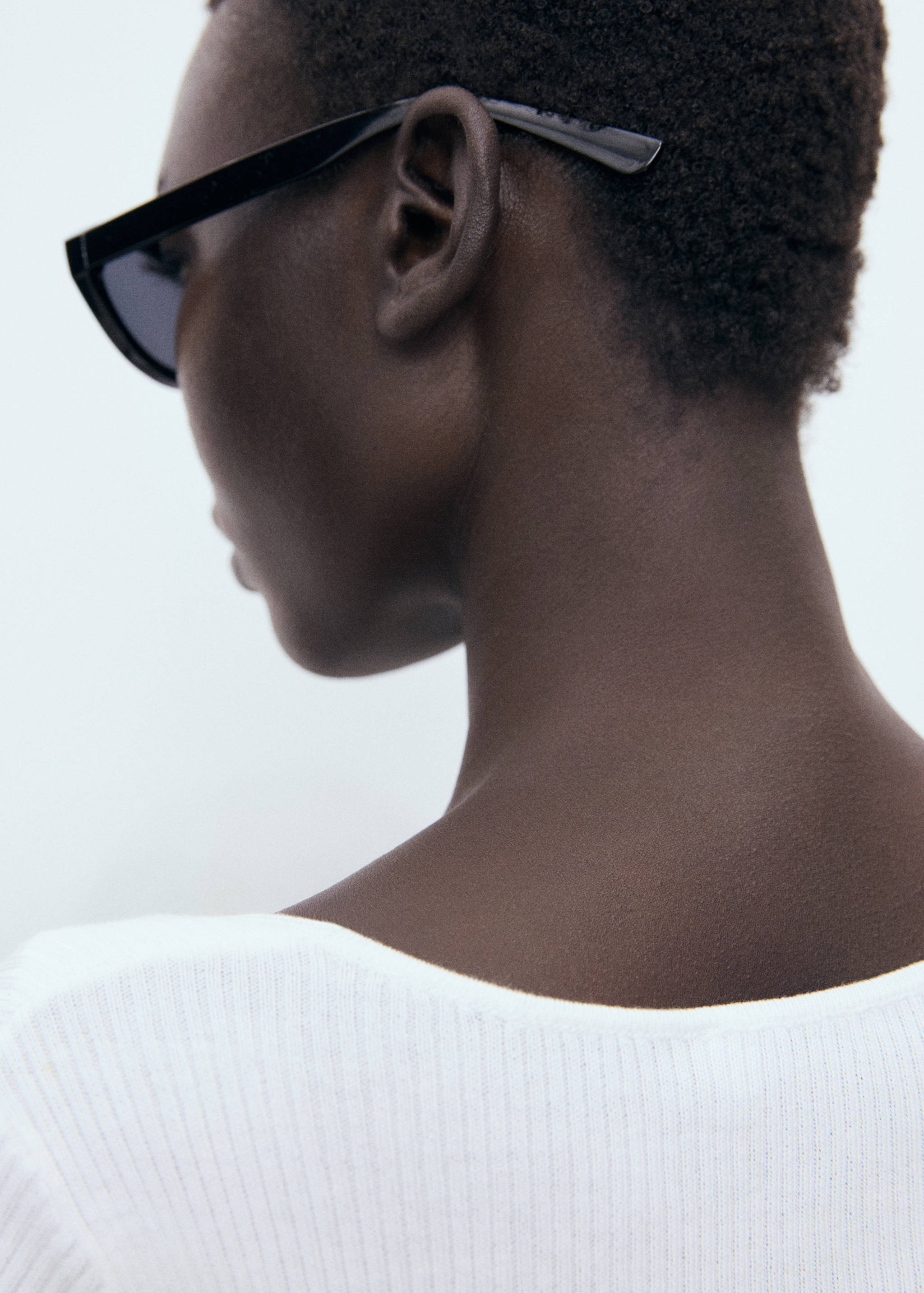 Kombinierter Pullover mit Rippmuster - Detail des Artikels 3