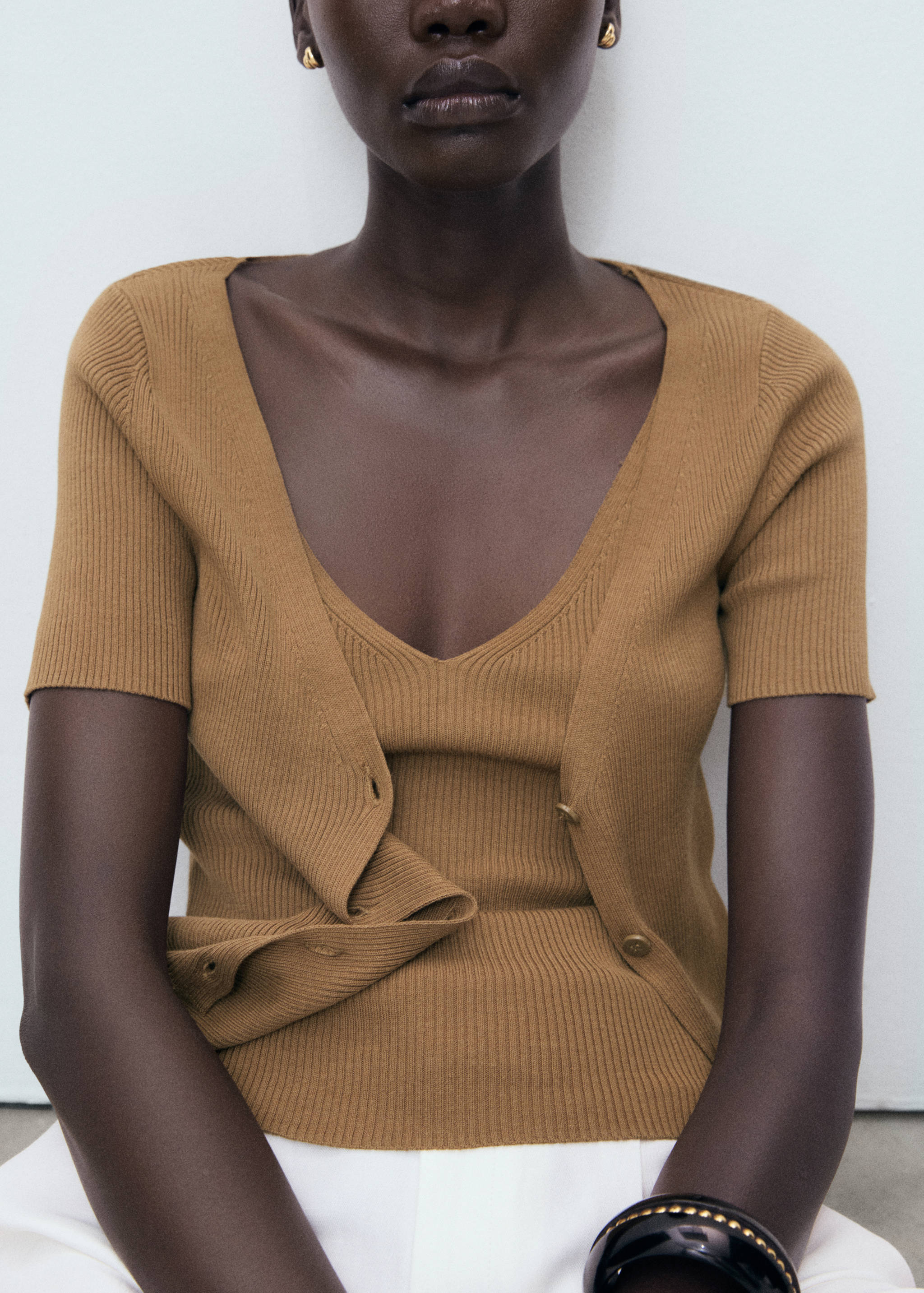 Kombinierter Pullover mit Rippmuster - Detail des Artikels 3