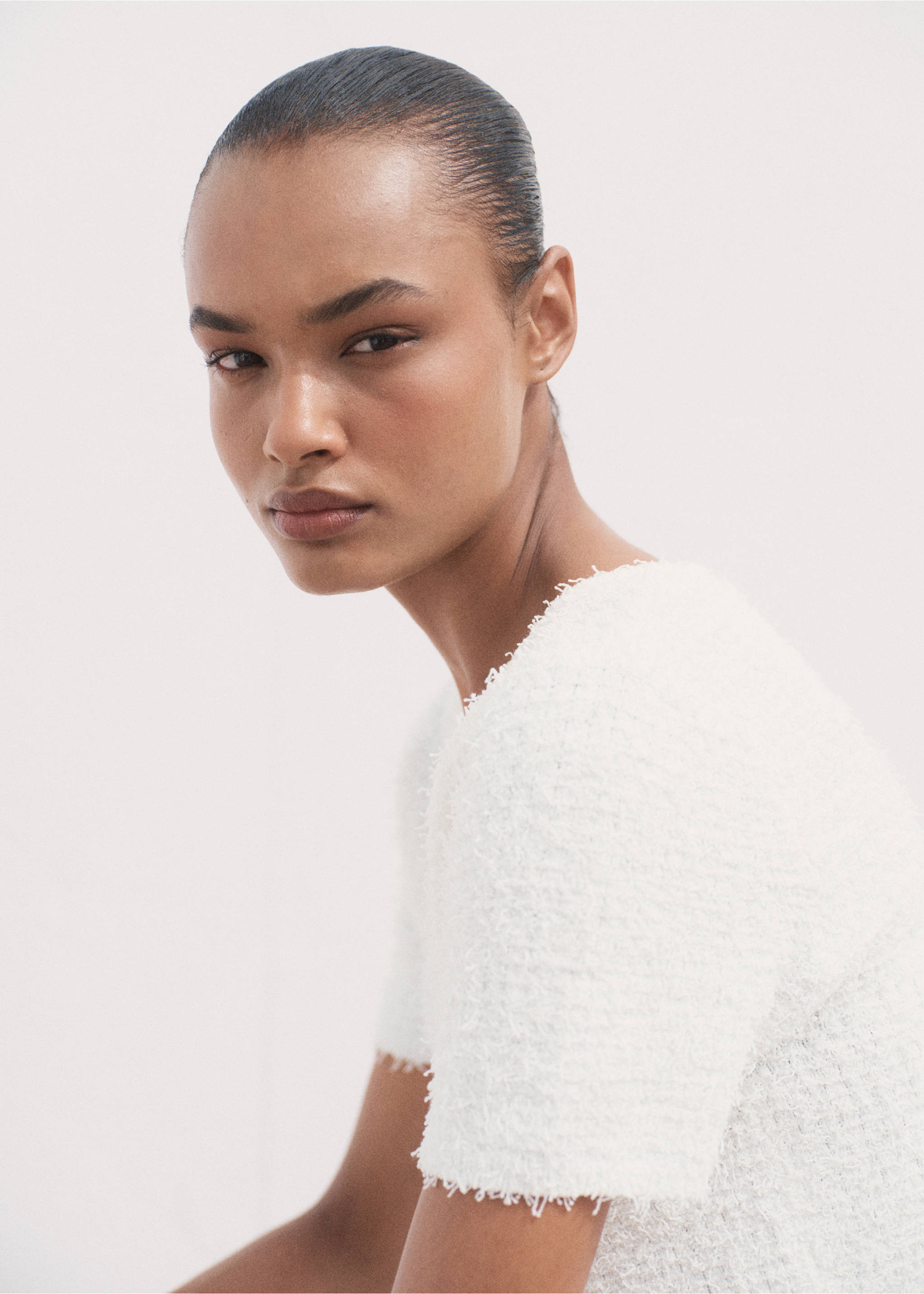 Short-sleeved bouclé cardigan - Details of the article 1, White. Ref: 17052903-00.