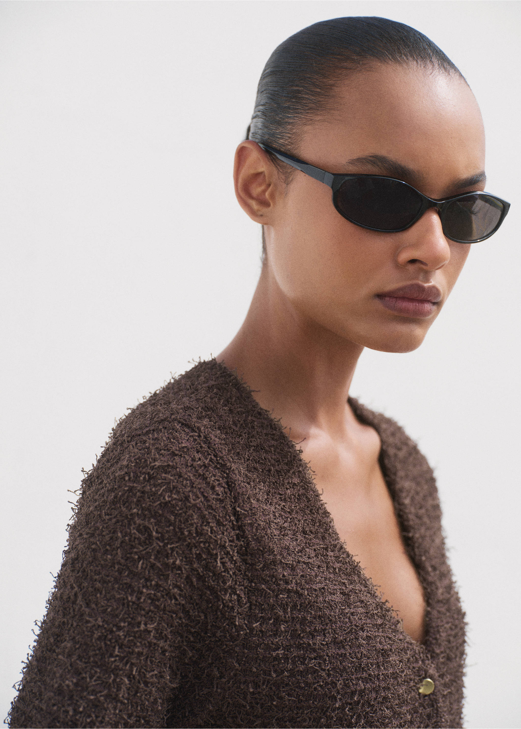 Short-sleeved bouclé cardigan - Details of the article 1, Chocolate. Ref: 17052903-00.