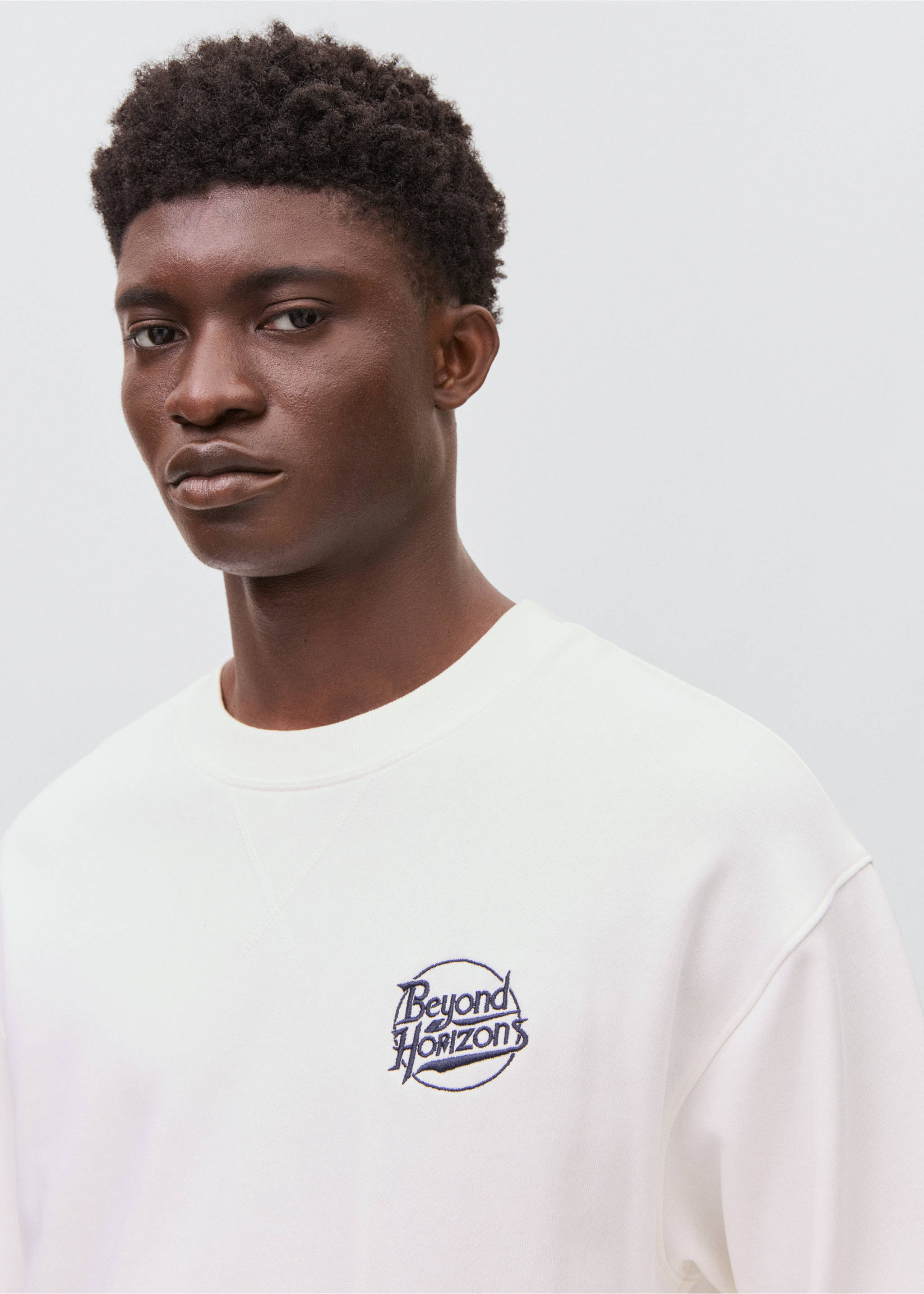 Printed embroidered sweatshirt - Details of the article 1, Off White. Ref: 17052911-00.