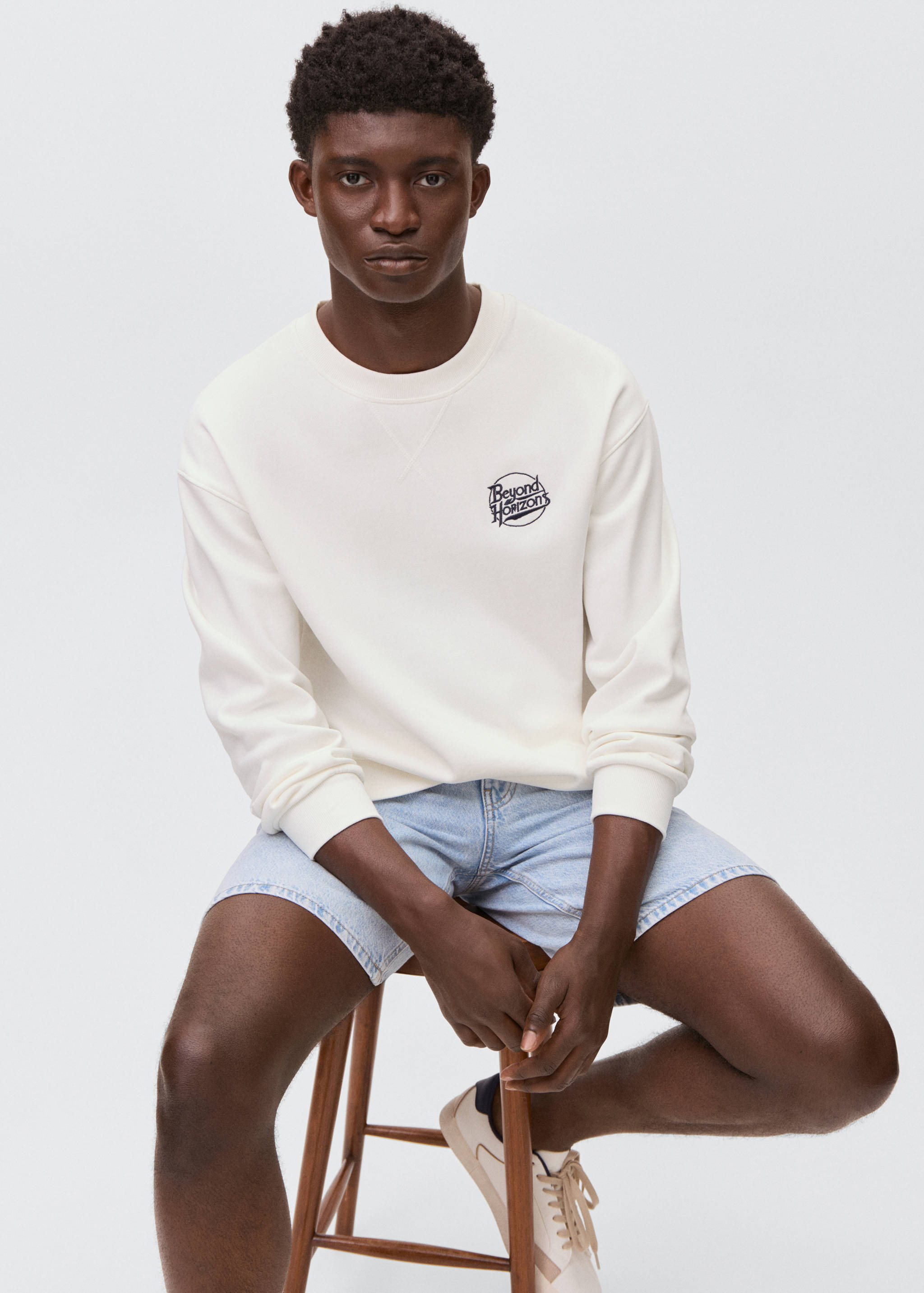 Printed embroidered sweatshirt - Details of the article 2
