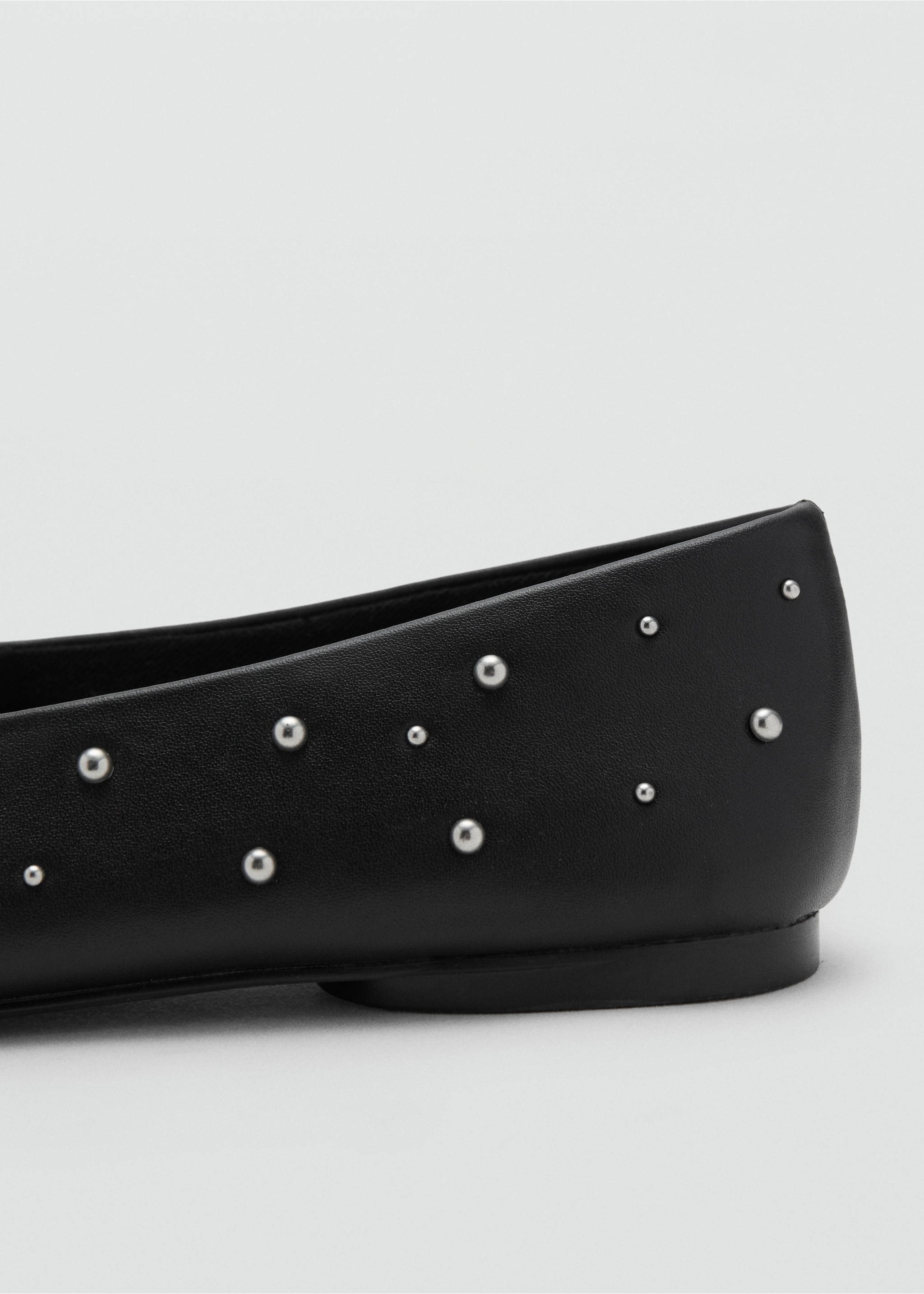 Studded ballet flats - Details of the article 1, Black. Ref: 17052919-00.