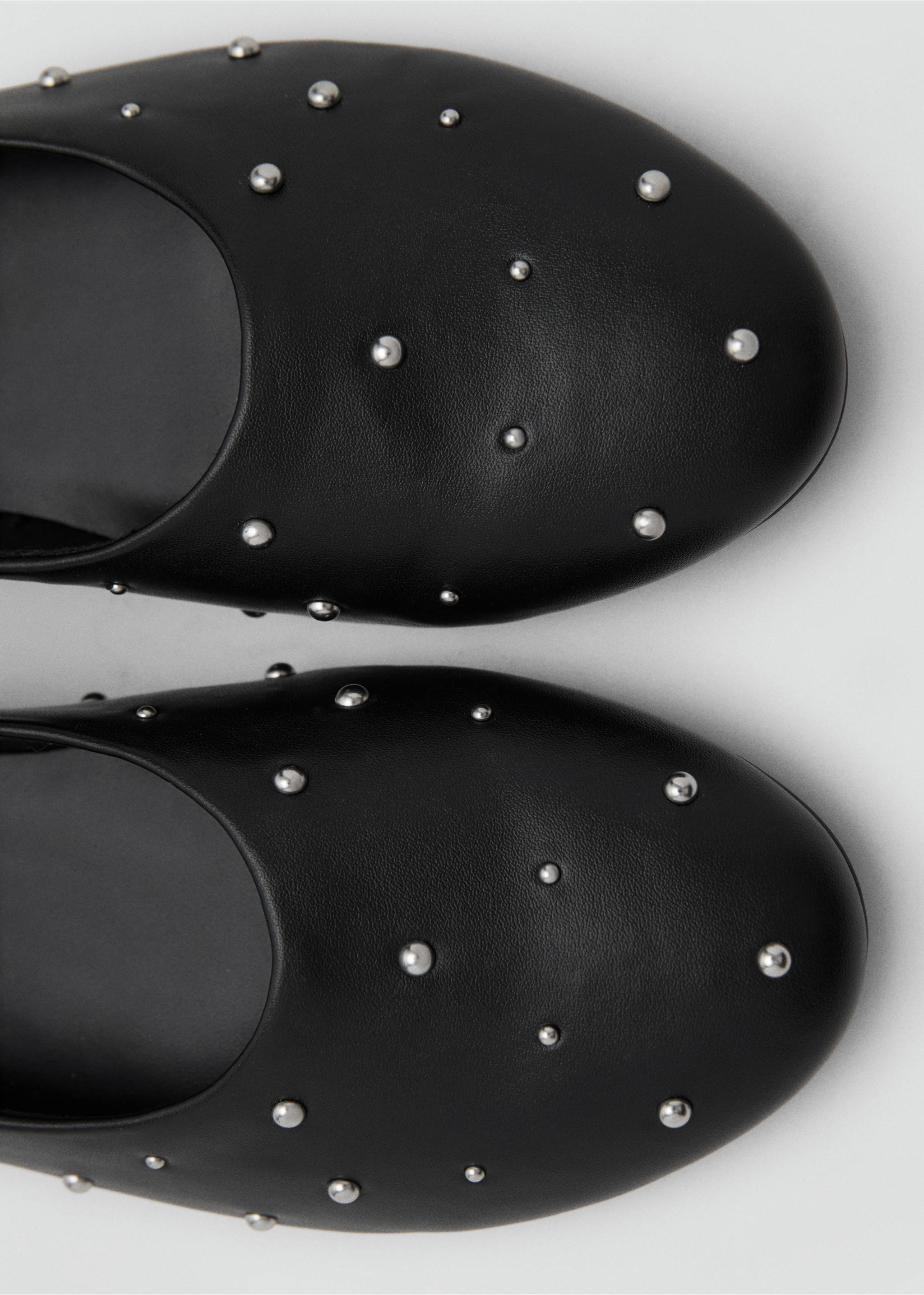 Studded ballet flats - Details of the article 2, Black. Ref: 17052919-00.