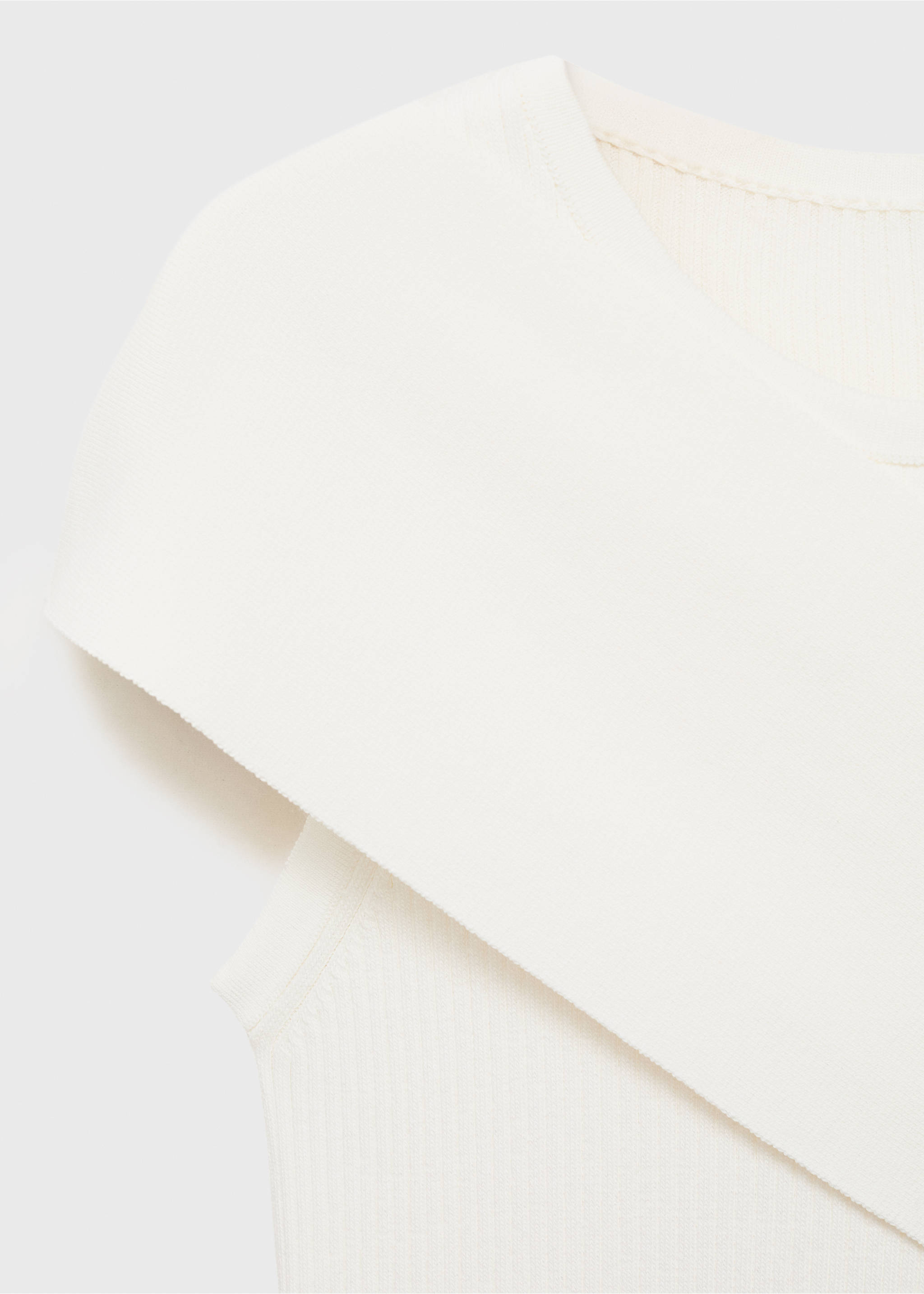 Ribbed dress with asymmetrical sleeves - Details of the article 8, White. Ref: 17052926-00.