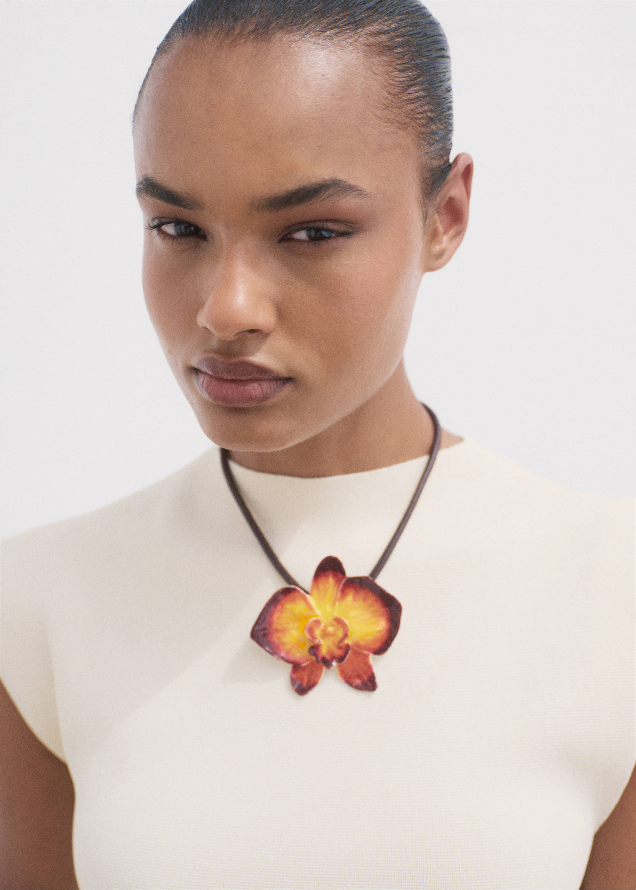 Flared knit dress with perkins collar - Details of the article 1, Ecru. Ref: 17052927-00.