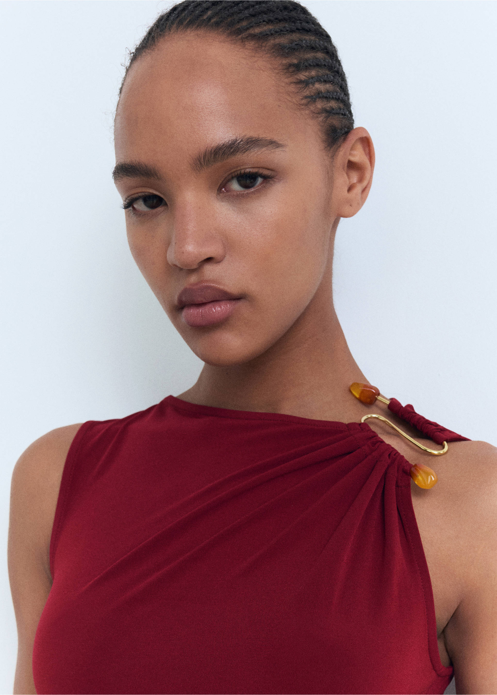 Draped dress with jewel detail - Details of the article 1, Burgundy. Ref: 17052928-00.