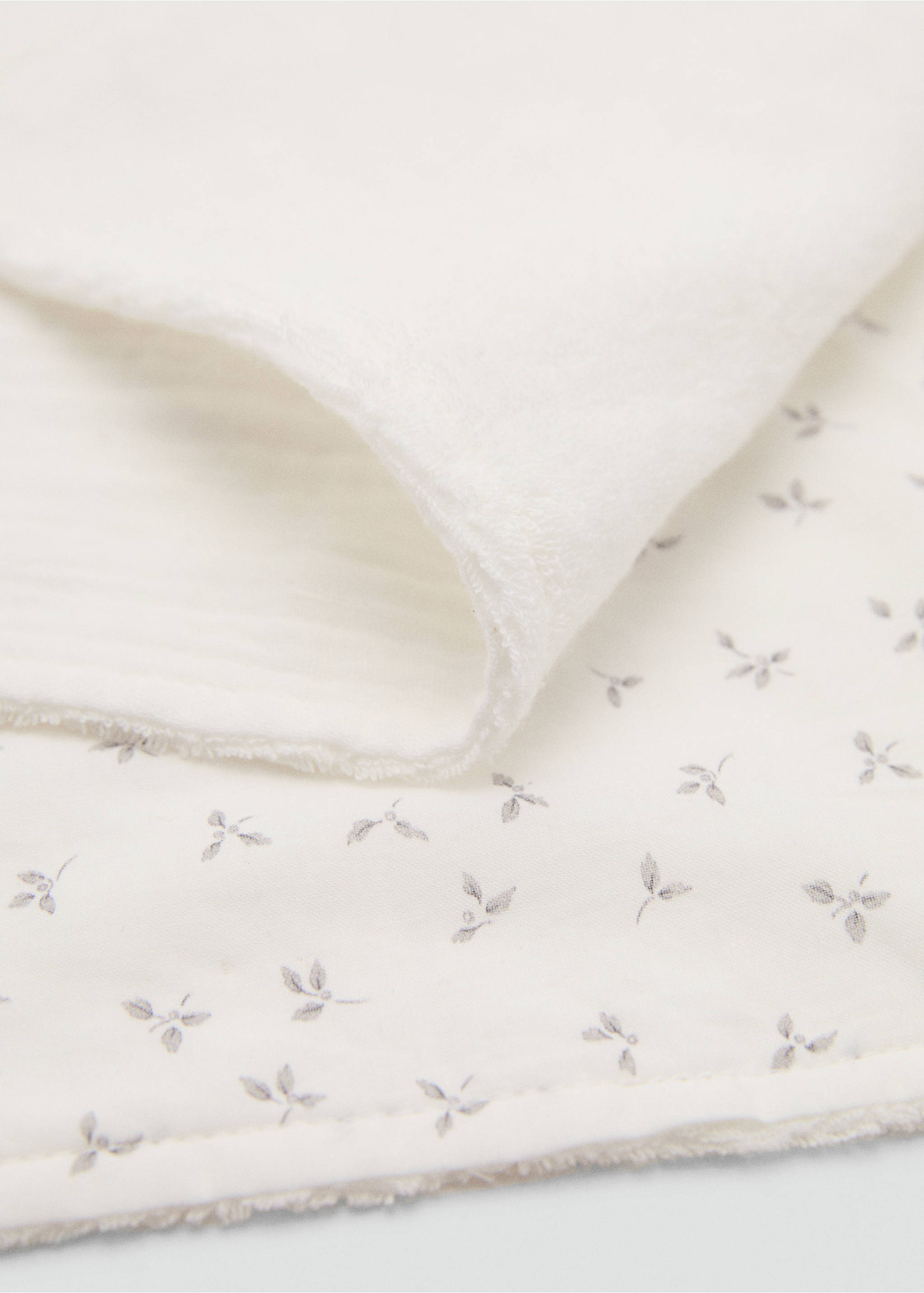 Pamučni šal s printom mini cvjetova - Detalji artikla 1, Bjeličasta. Ref: 17053802-00.