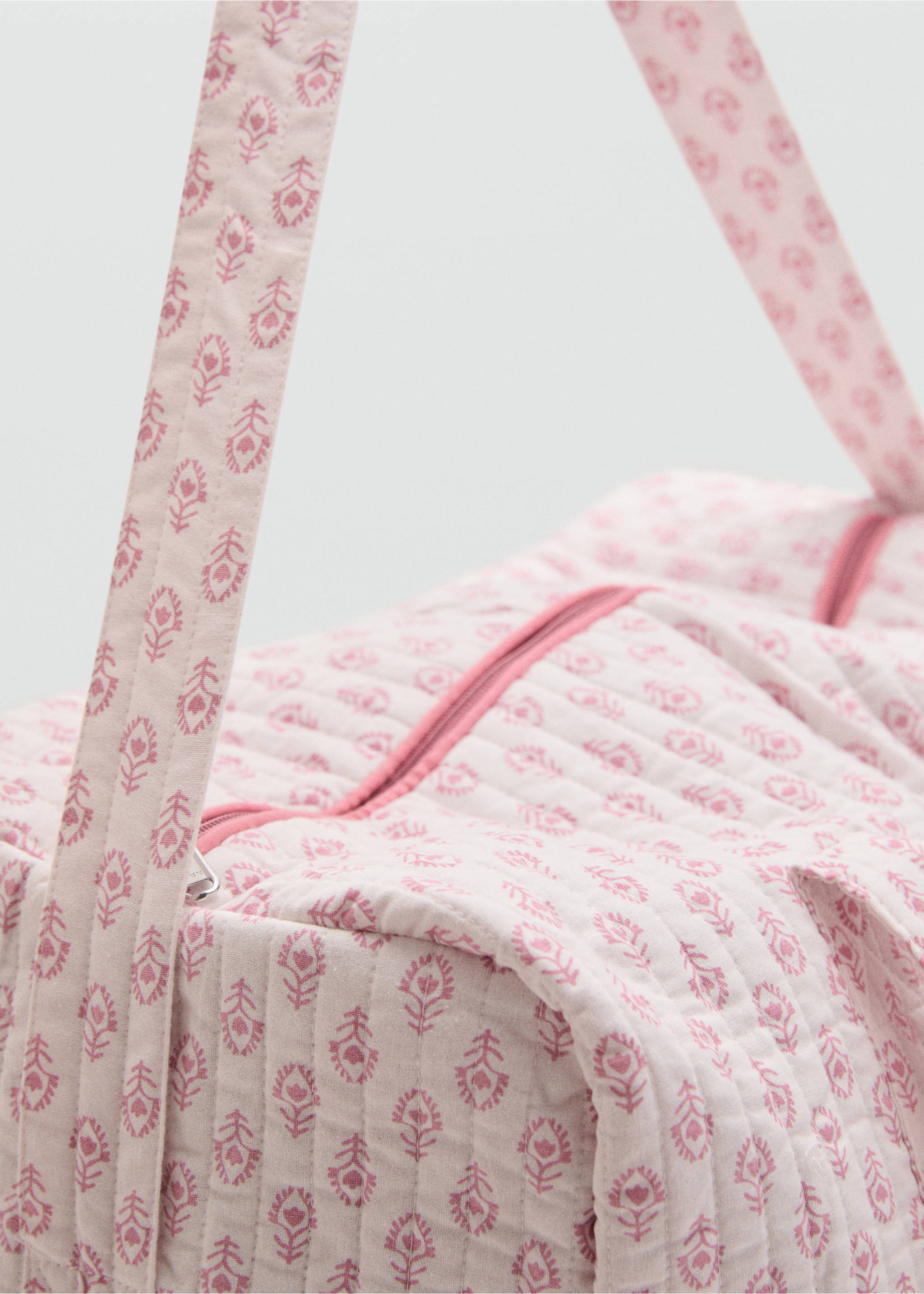 Tasche mit floralem Muster - Detail des Artikels 1, Zartrosa. Ref: 17053825-00.