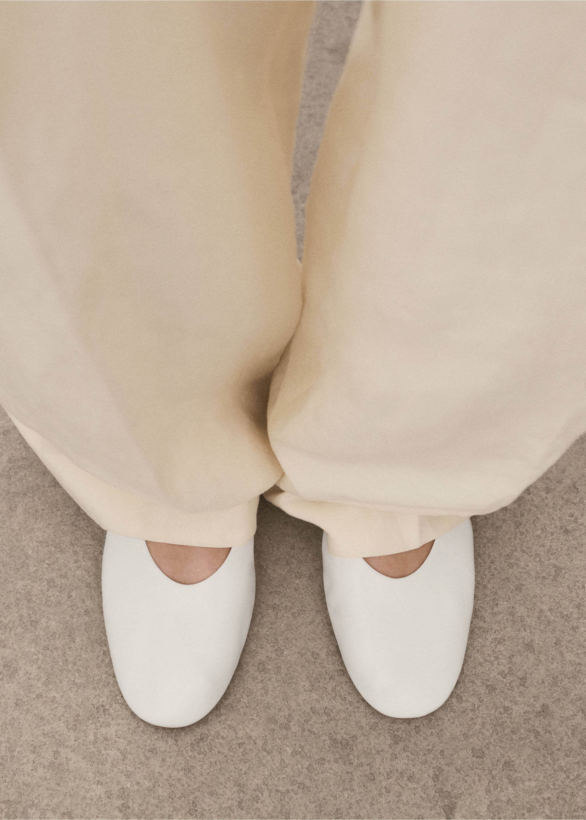 Leather ballet flats - Details of the article 9, Ecru. Ref: 17053828-00.