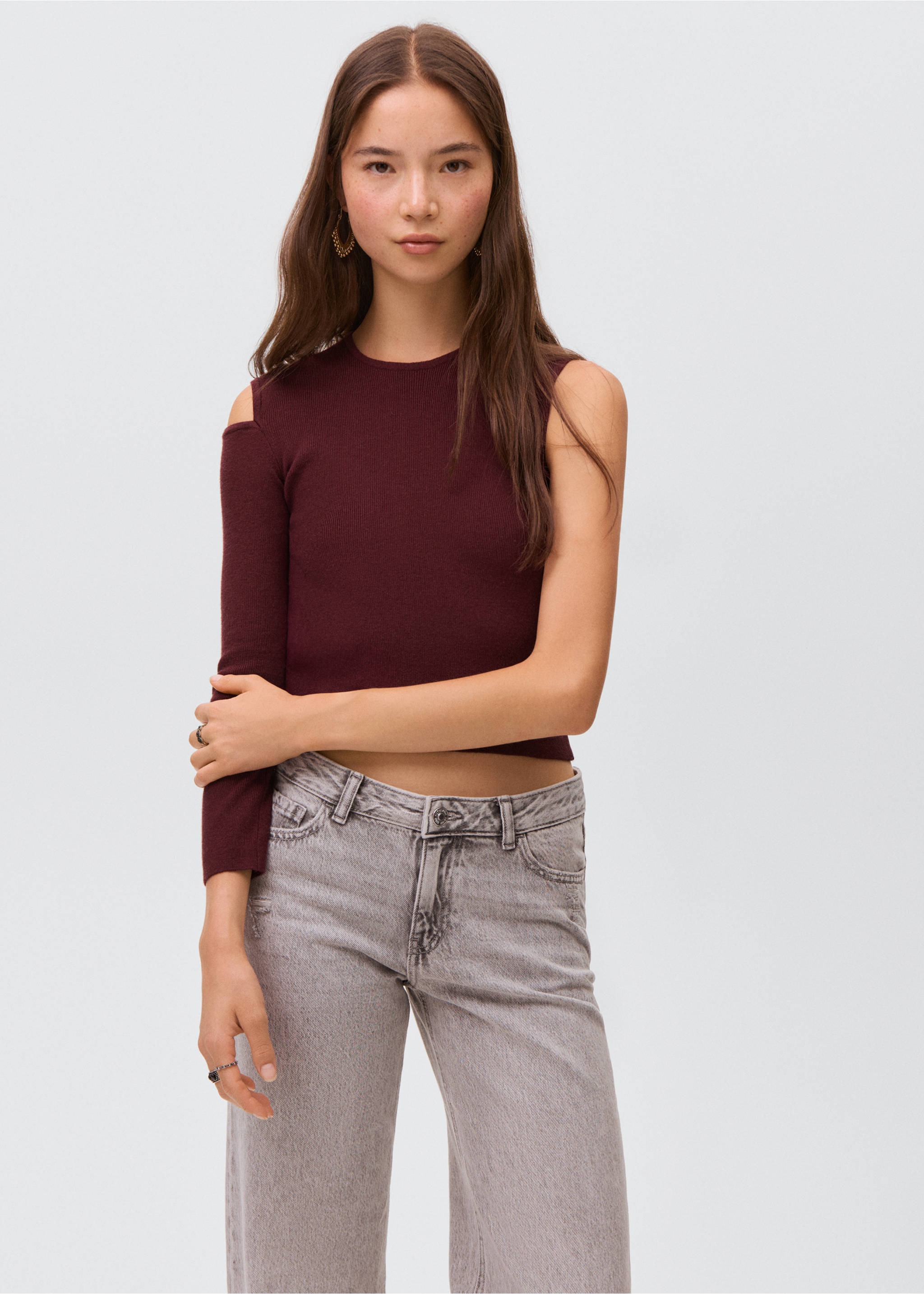 Asymmetrical t-shirt with cut-out - Medium plane, Maroon. Ref: 17054074-00.