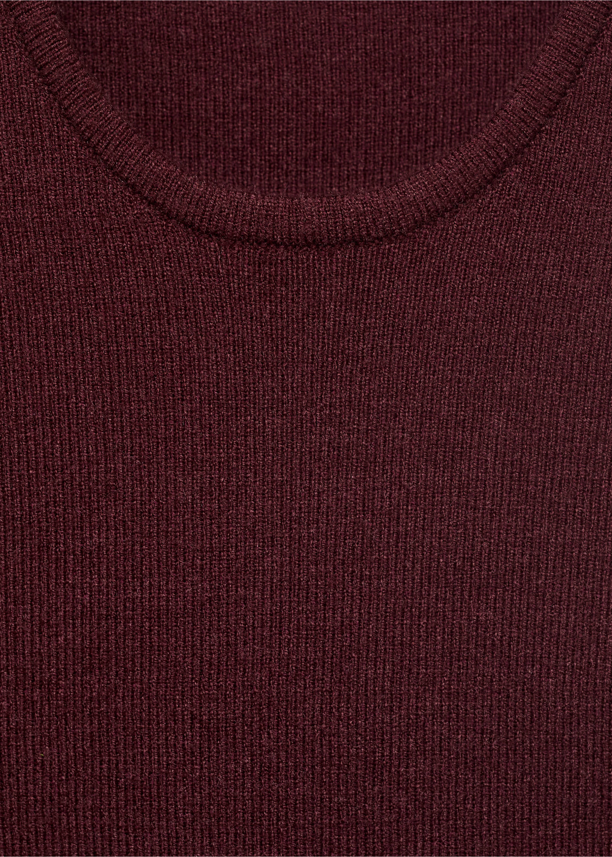Asymmetrical t-shirt with cut-out - Details of the article 8, Maroon. Ref: 17054074-00.