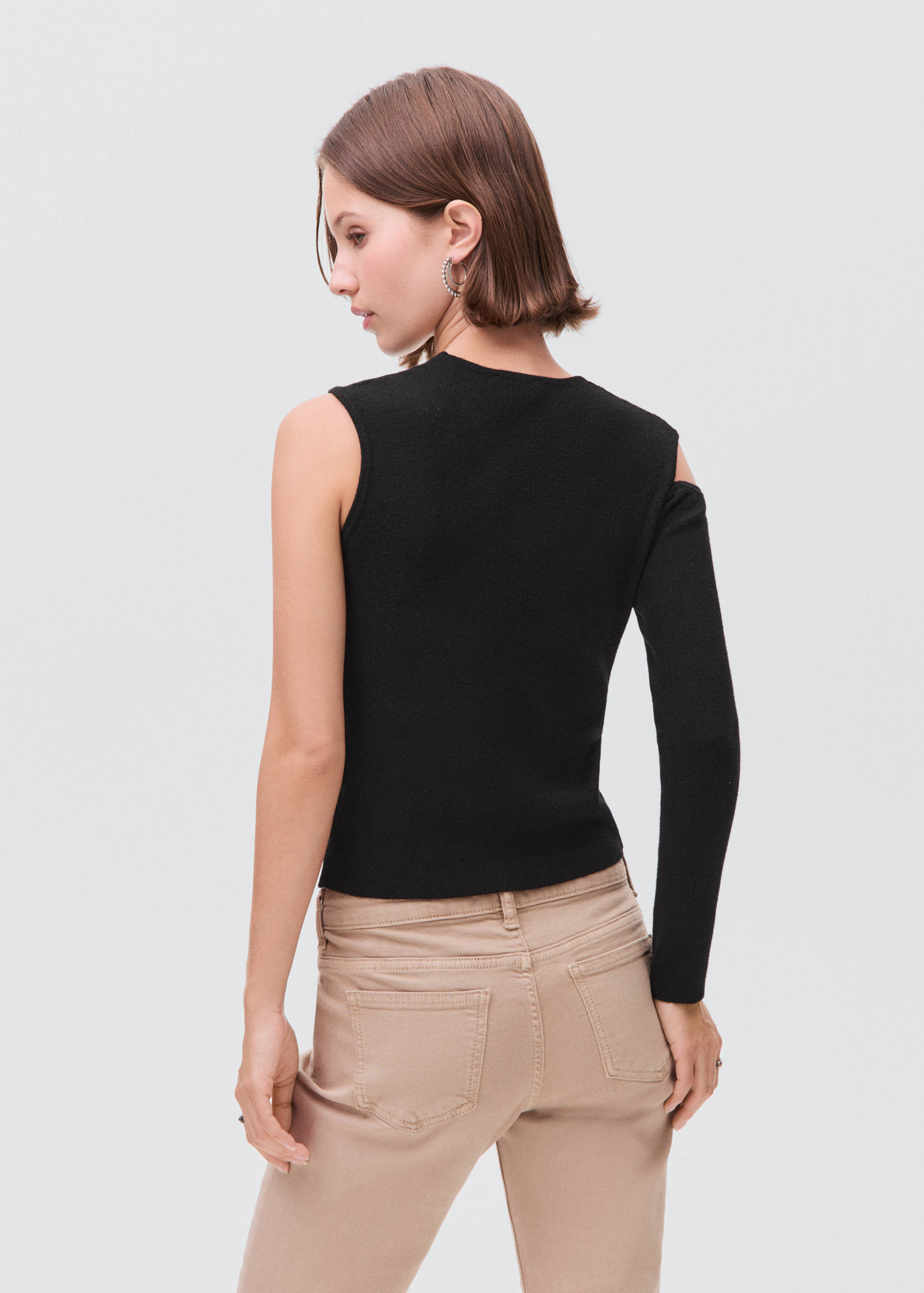 Asymmetrical t-shirt with cut-out - Reverse of the article