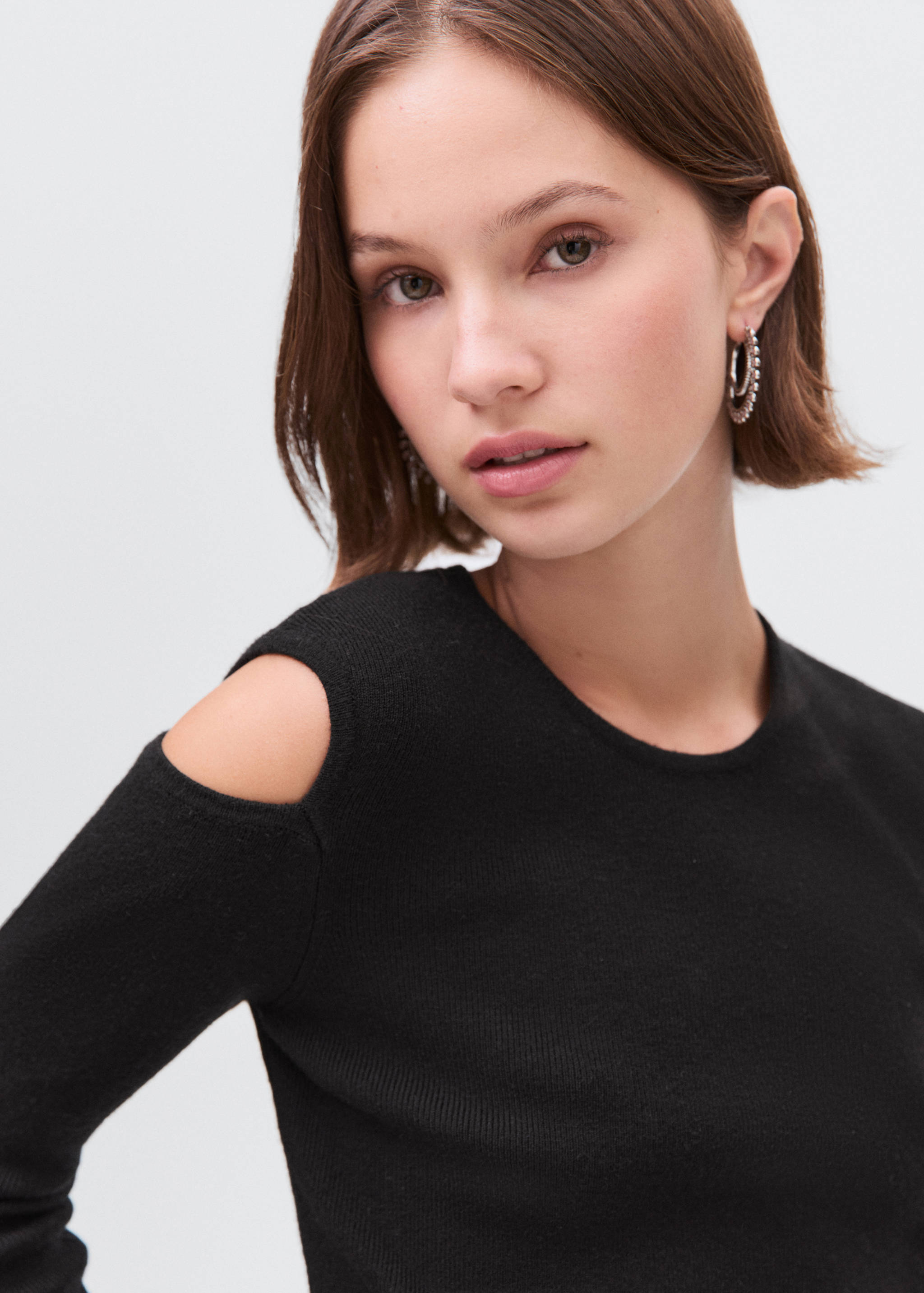 Asymmetrical t-shirt with cut-out - Details of the article 1