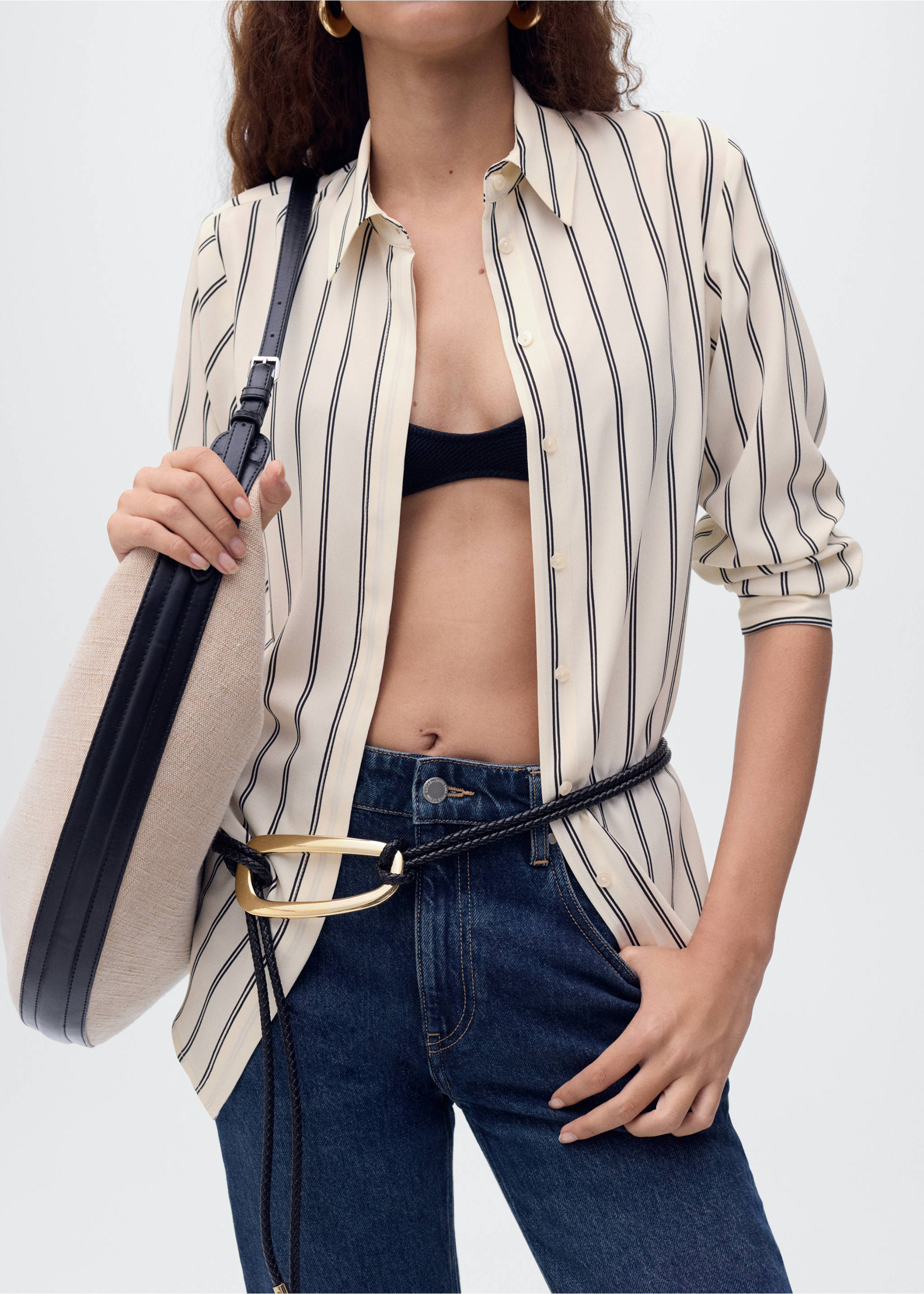 Fluid long-sleeved blouse - Details of the article 3, Ecru. Ref: 17054079-00.