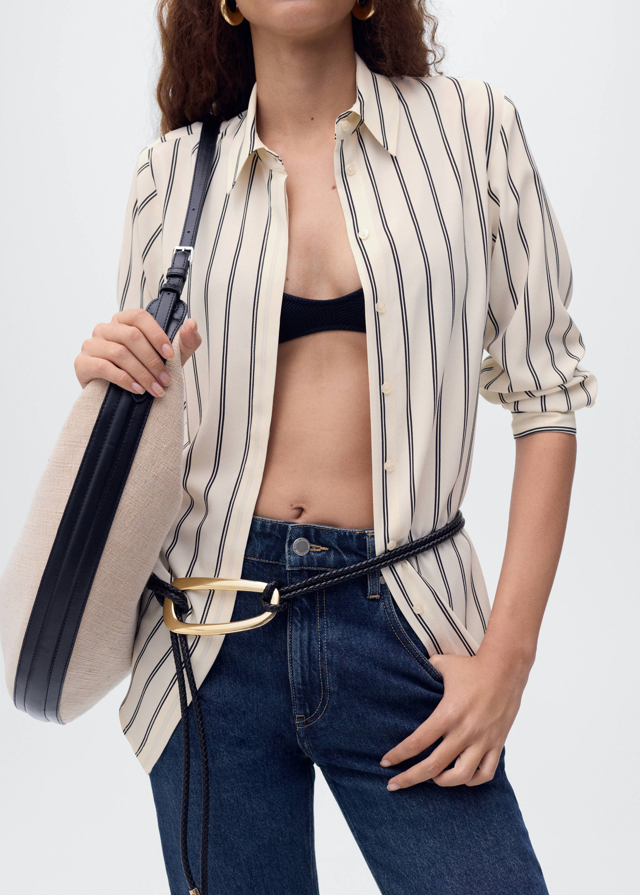 Fluid long-sleeved blouse - Details of the article 3