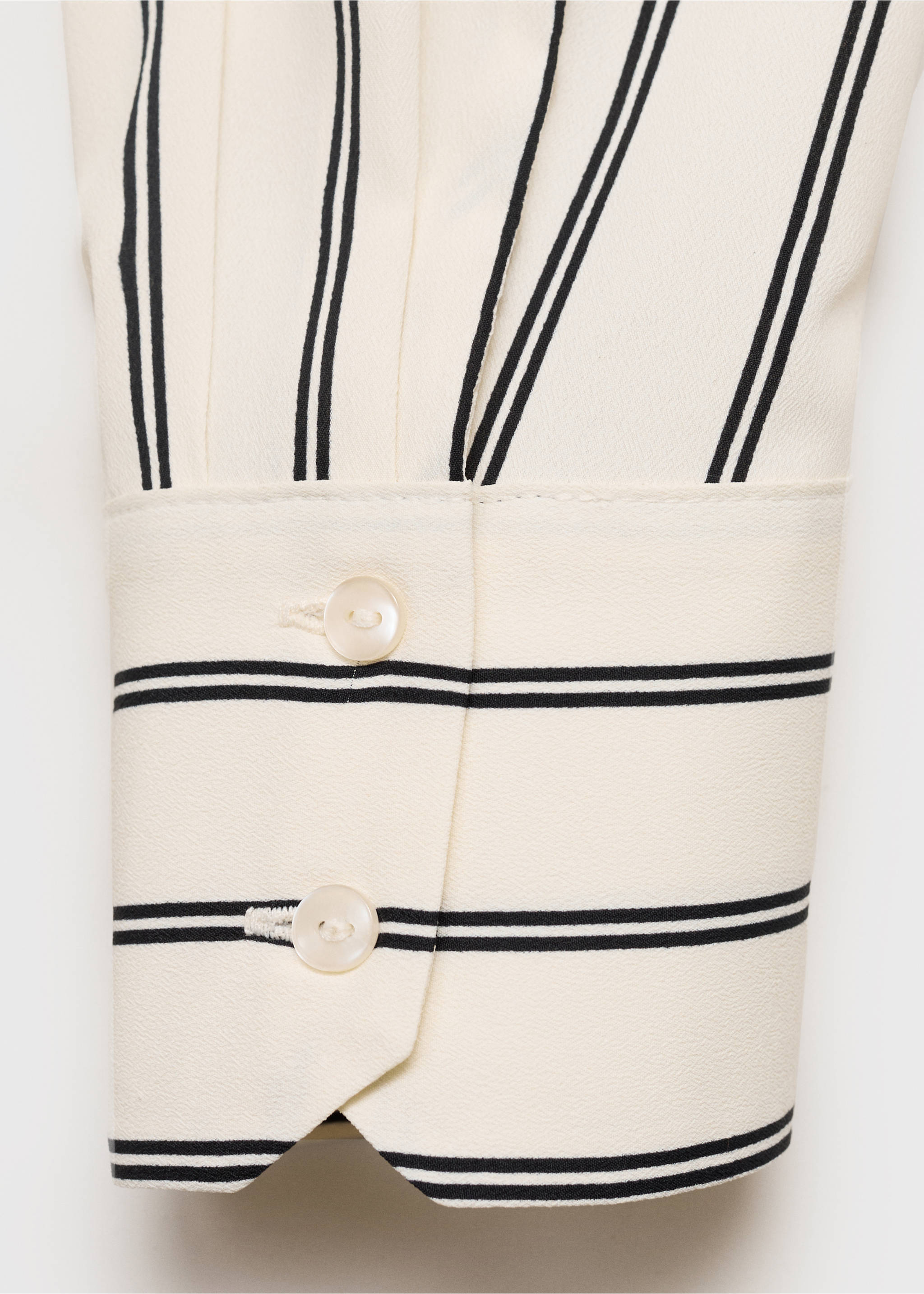 Fluid long-sleeved blouse - Details of the article 0, Ecru. Ref: 17054079-00.