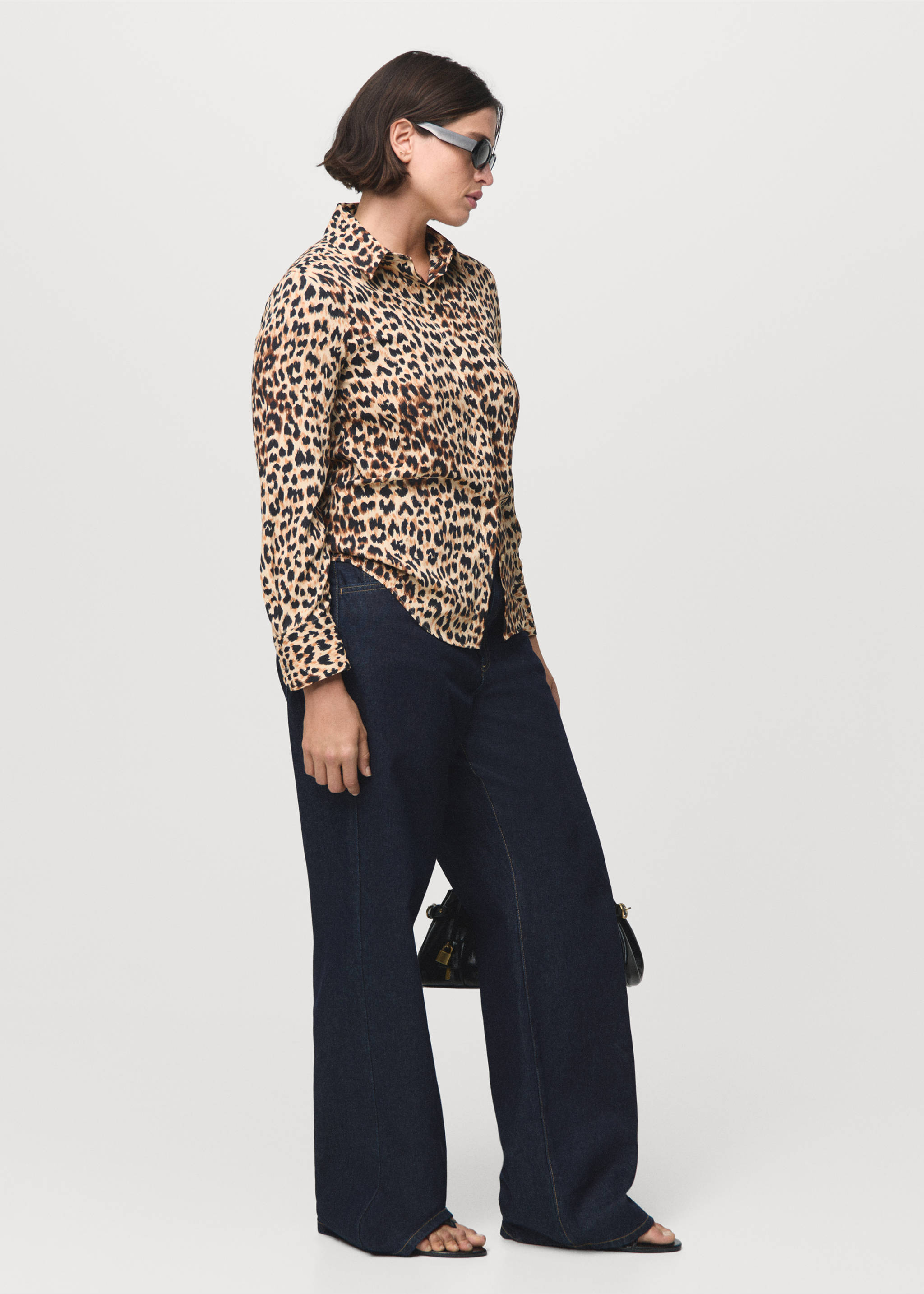 Fluid long-sleeved blouse - Details of the article 6, Brown. Ref: 17054079-00.