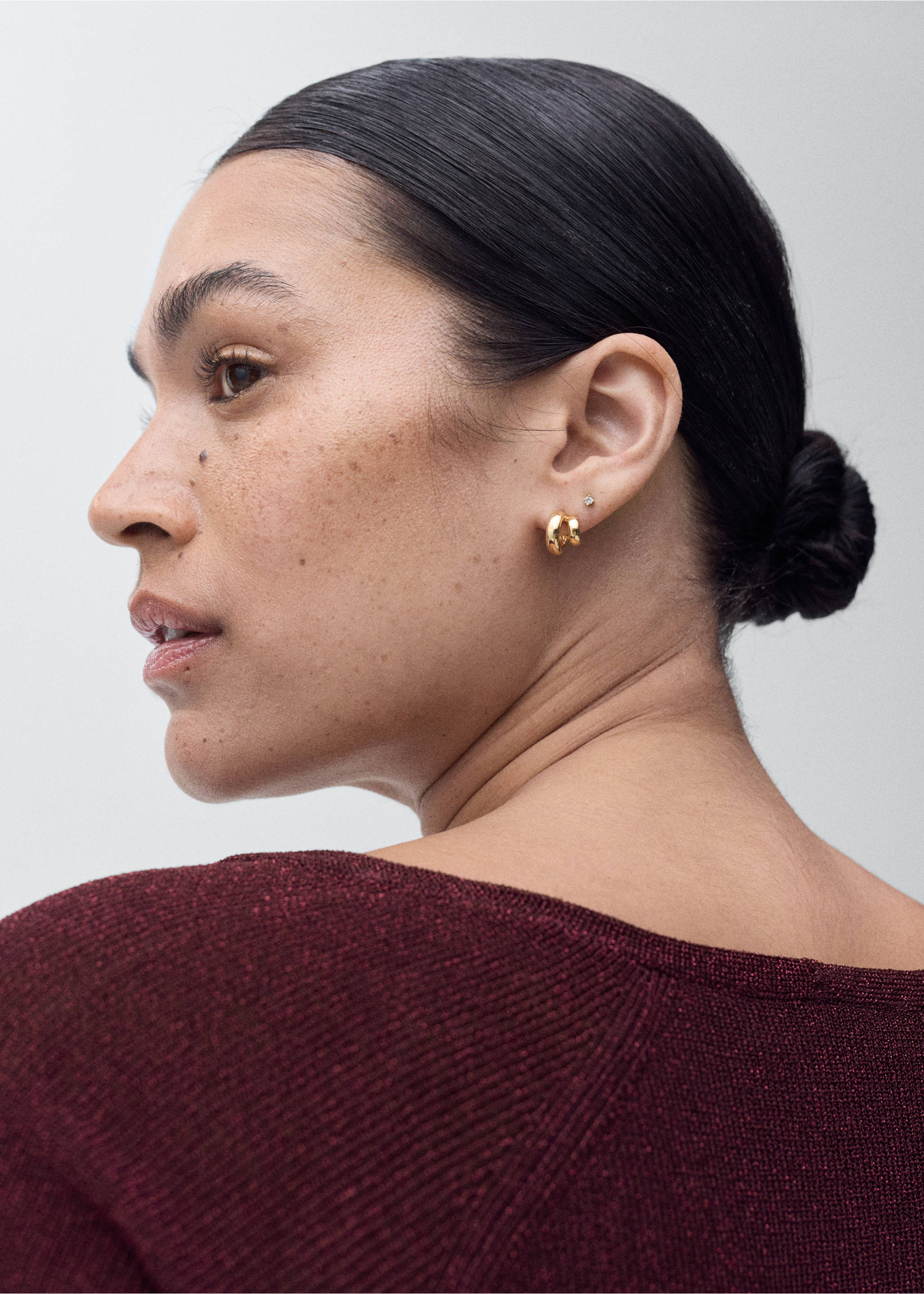 V-neck lurex sweater - Details of the article 4, Wine. Ref: 17054091-00.