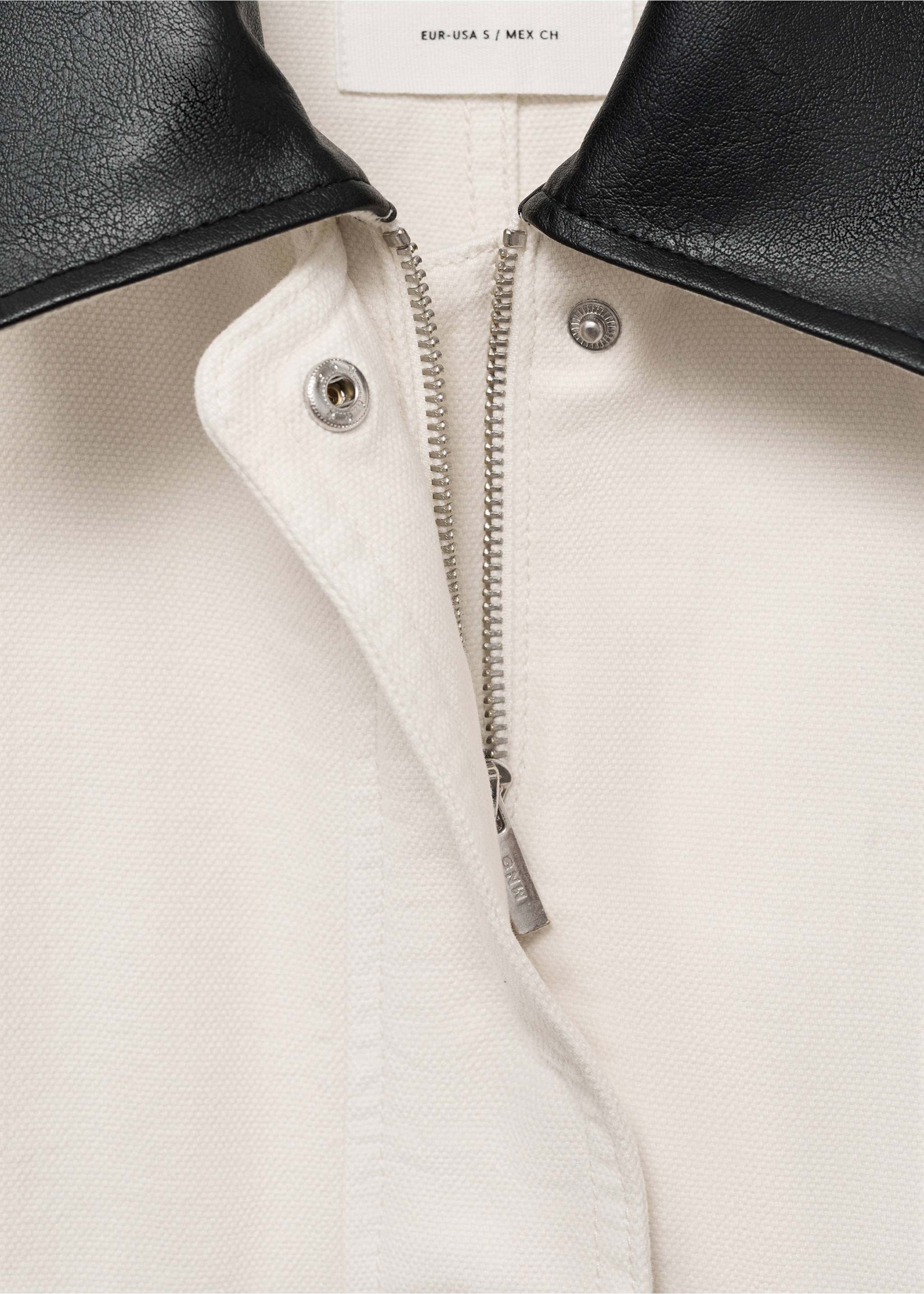 Denim parka with contrasting collar - Details of the article 8, Ecru. Ref: 17054092-00.