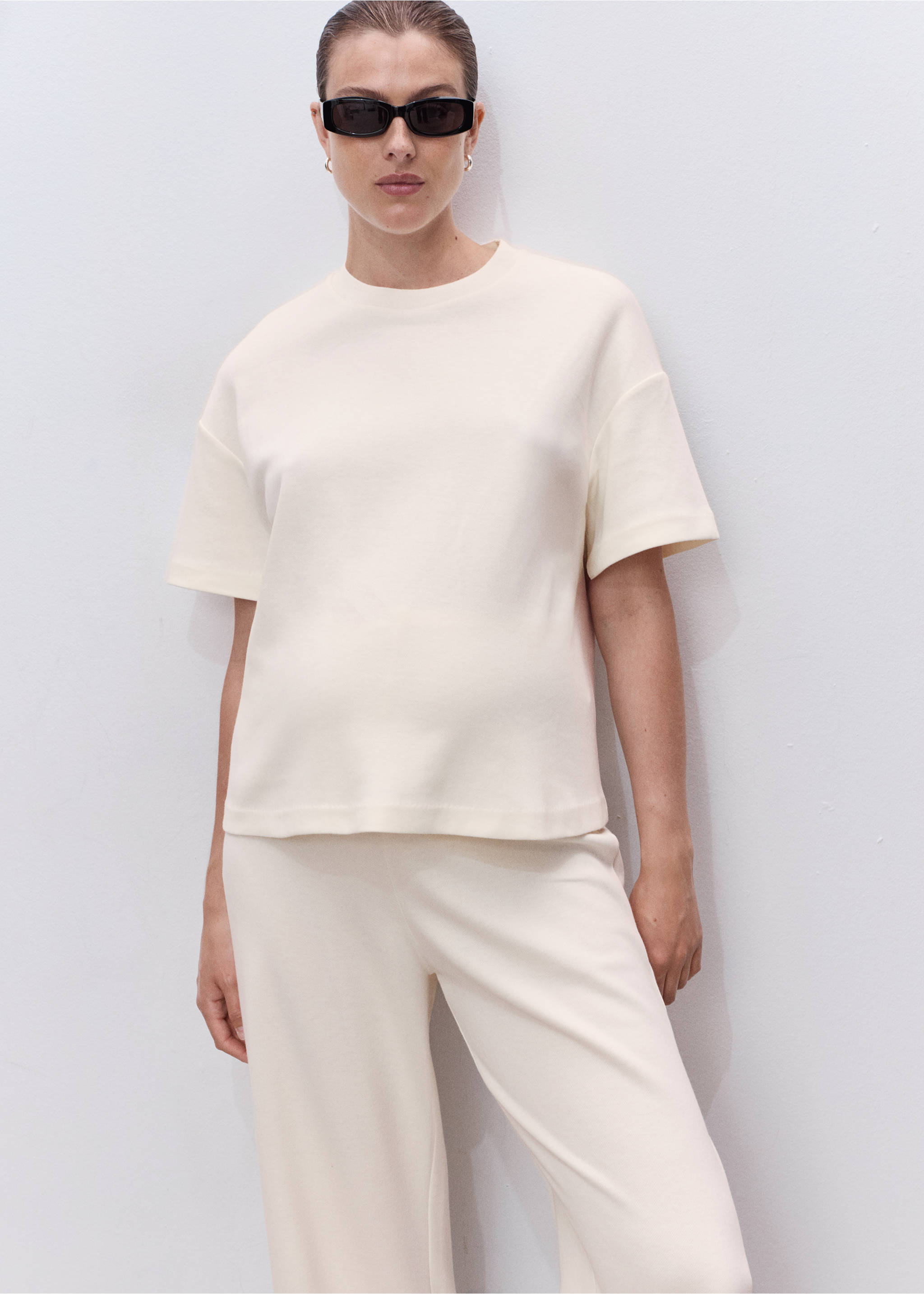Straight cotton maternity trousers - Details of the article 1, Ecru. Ref: 17054097-00.