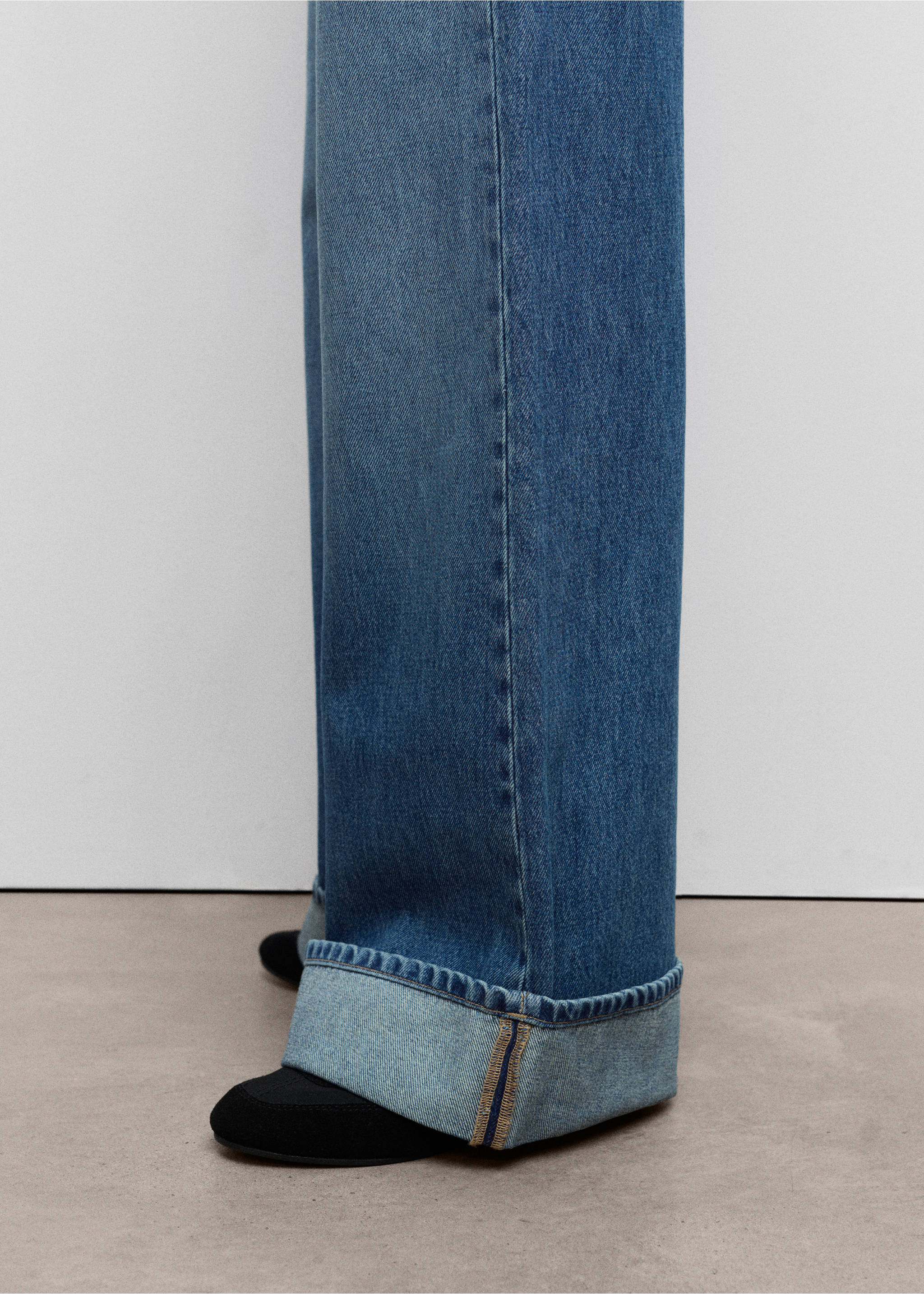 Wide leg jeans with turn-up hem - Details of the article 3, Medium Blue. Ref: 17054099-00.