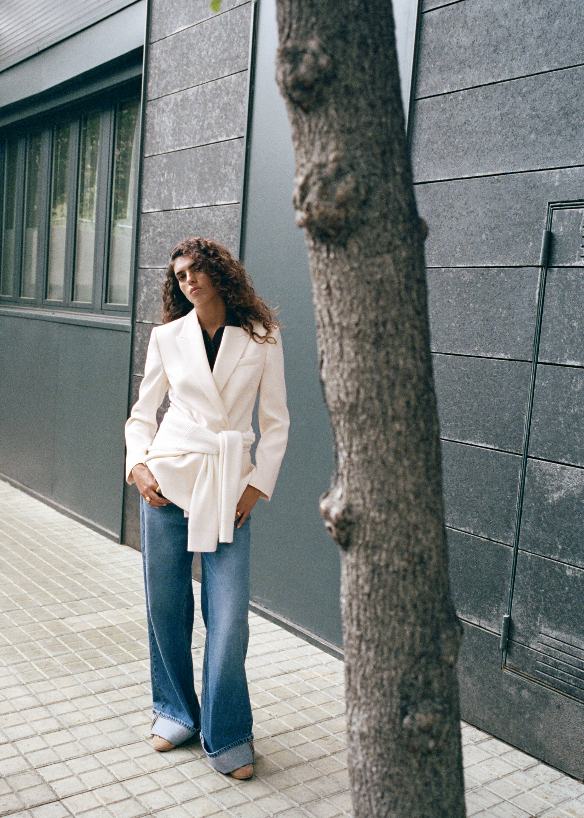Wide leg jeans with turn-up hem - Details of the article 7, Medium Blue. Ref: 17054099-00.