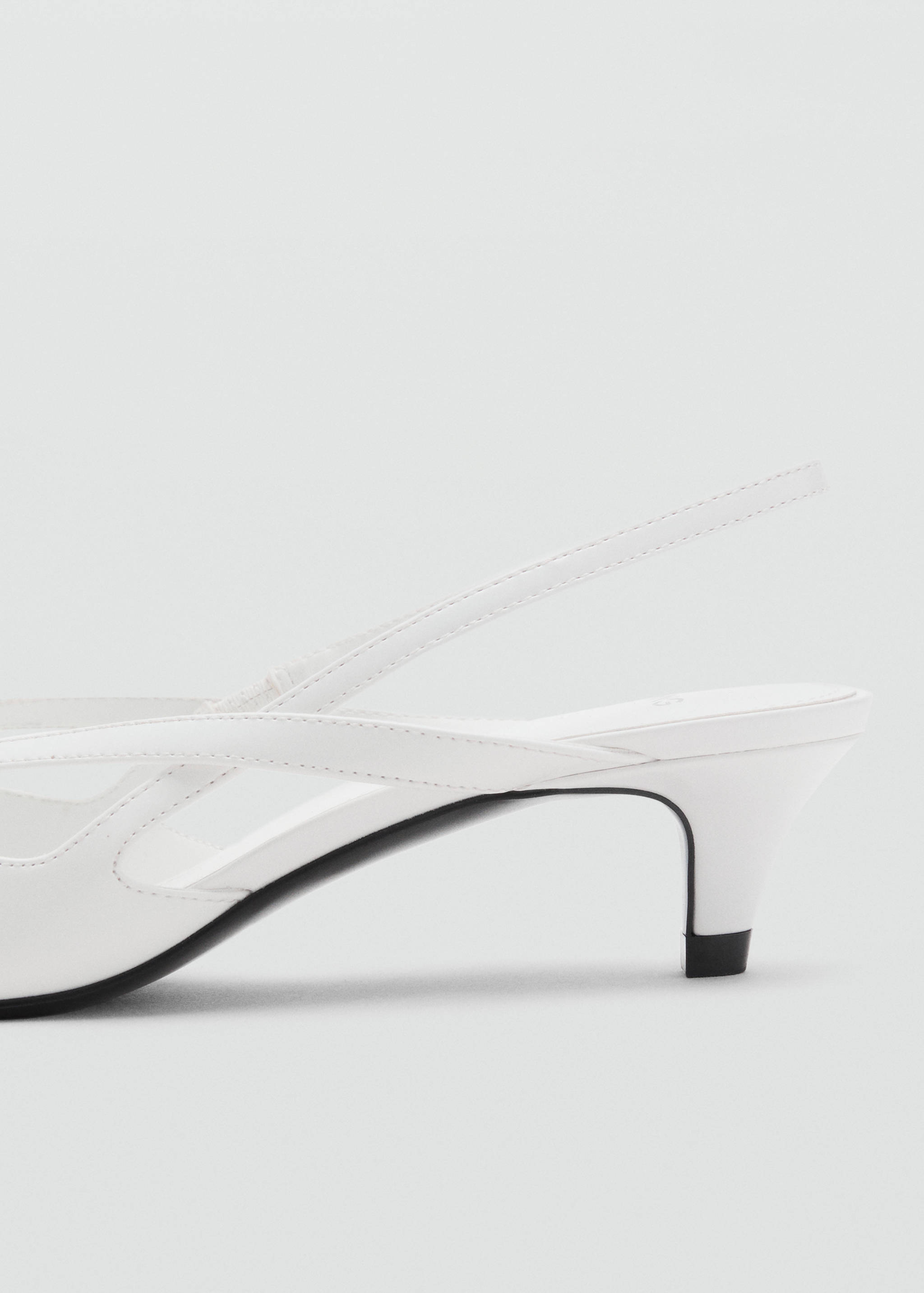 Kitten-heel pointed shoes - Details of the article 1