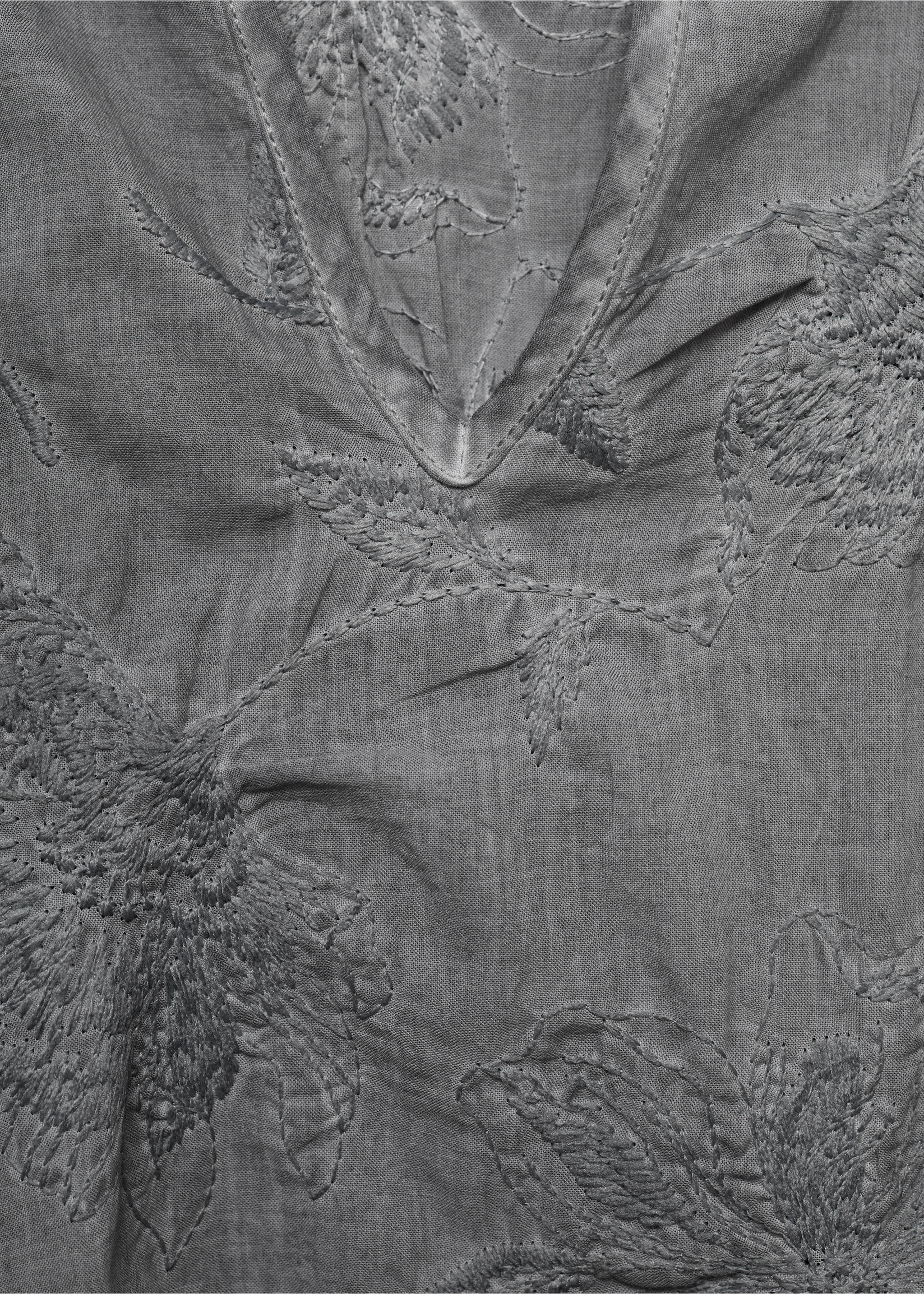 Overdyed embroidered cotton nightdress - Details of the article 8, Medium Grey. Ref: 17054108-00.