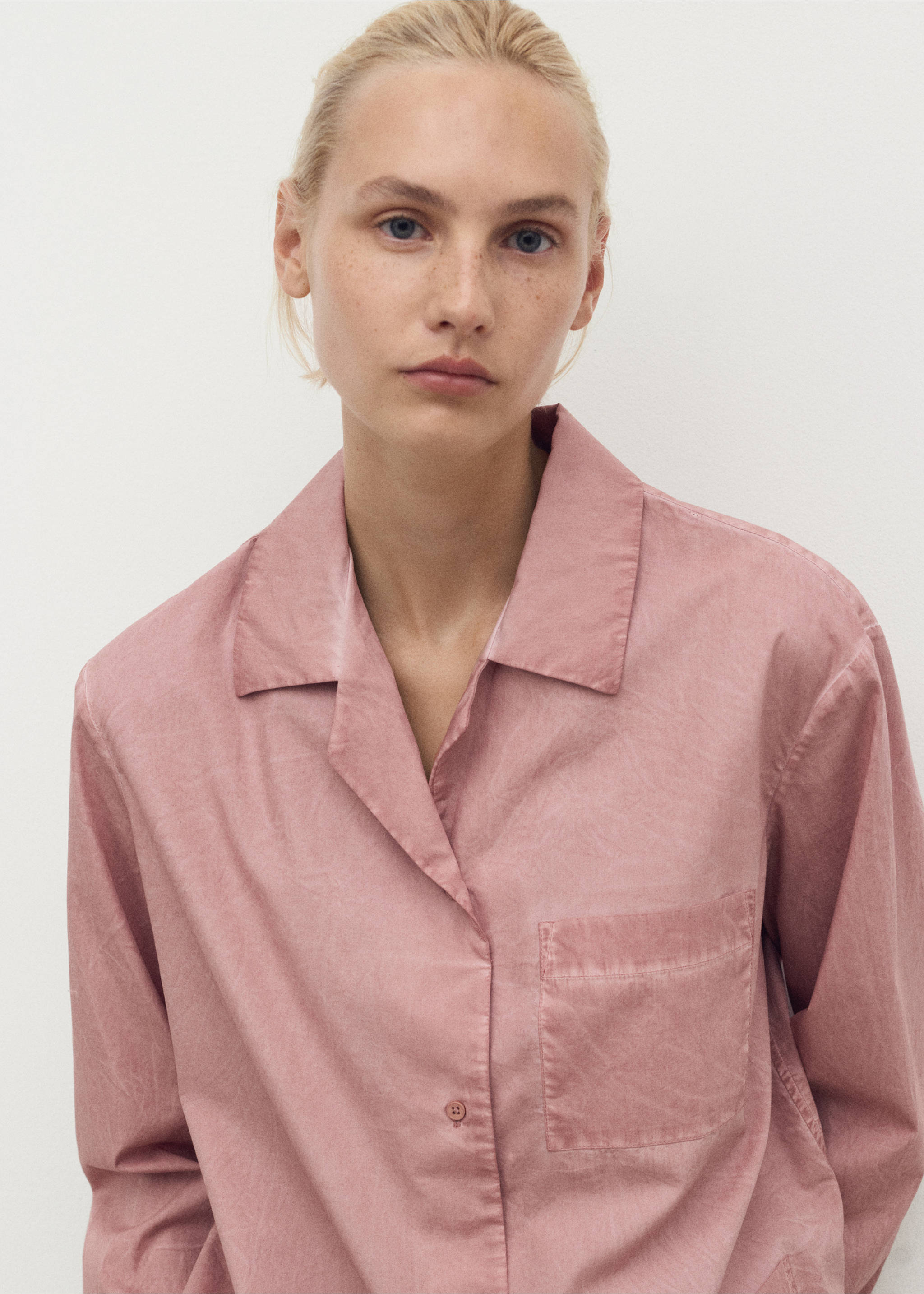 Garment-dyed cotton shirt - Details of the article 6, Medium Pink. Ref: 17054109-00.