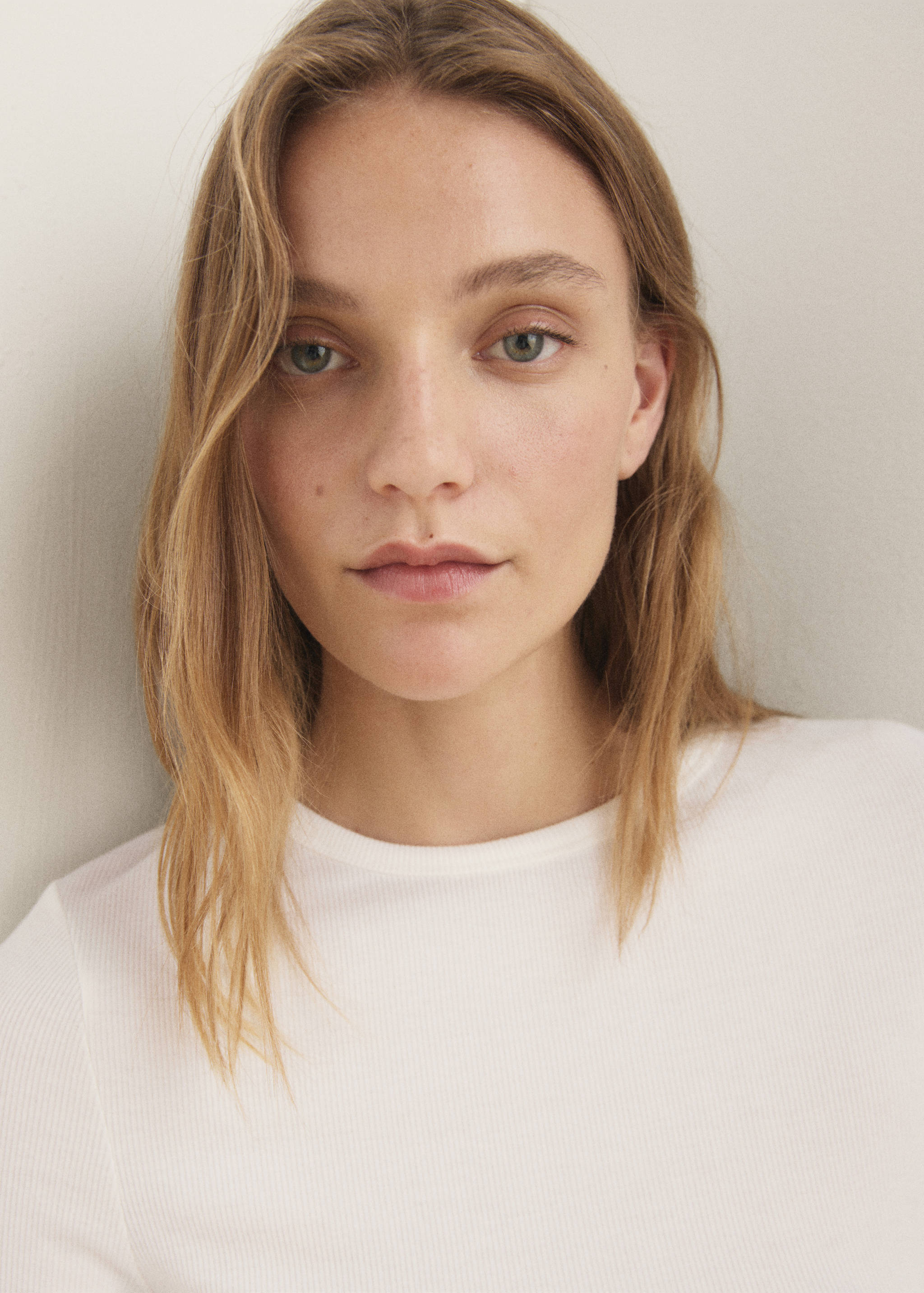 Geribd gebreid T-shirt met ronde hals - Detail van het artikel 1