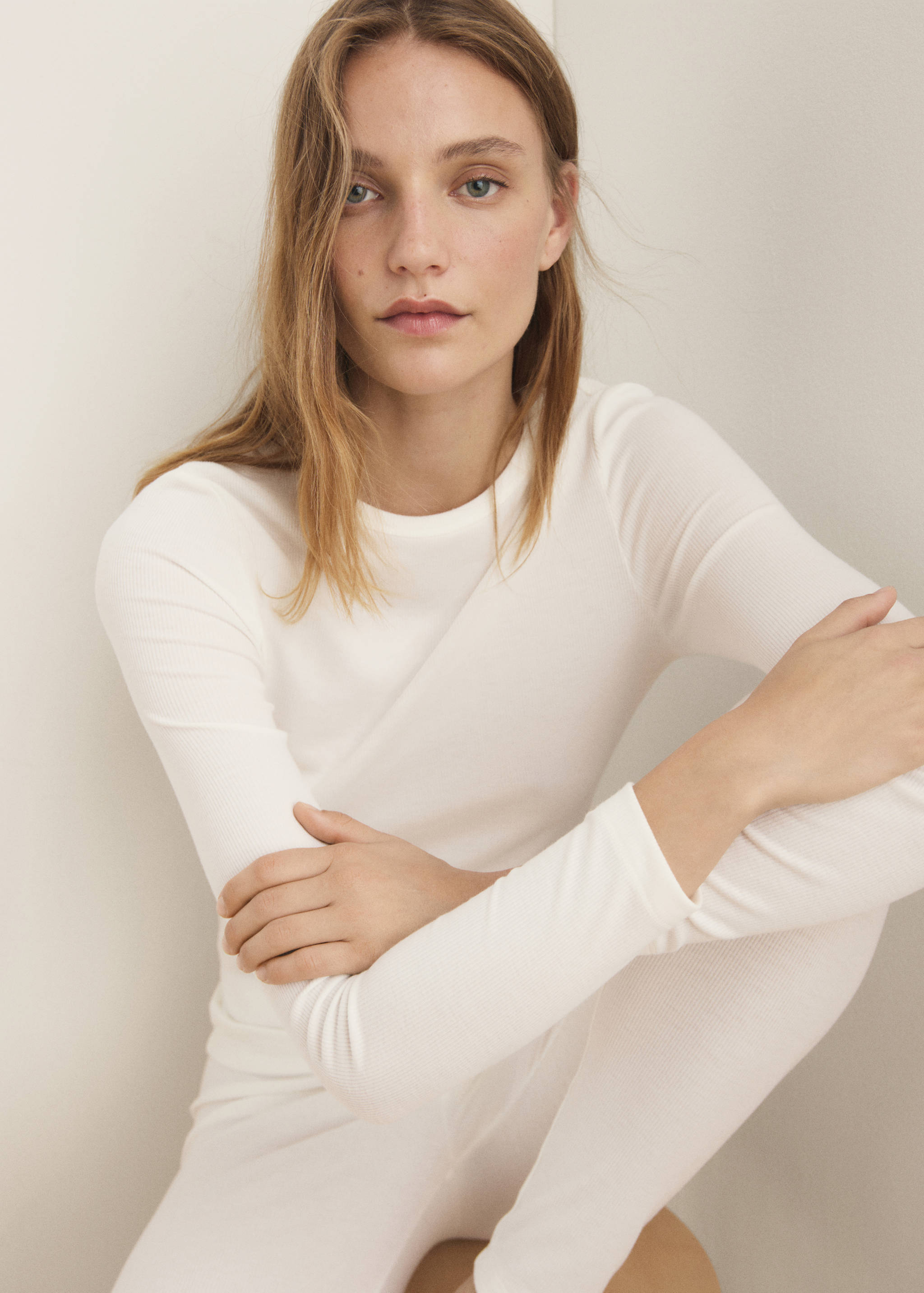 Geribd gebreid T-shirt met ronde hals - Detail van het artikel 2