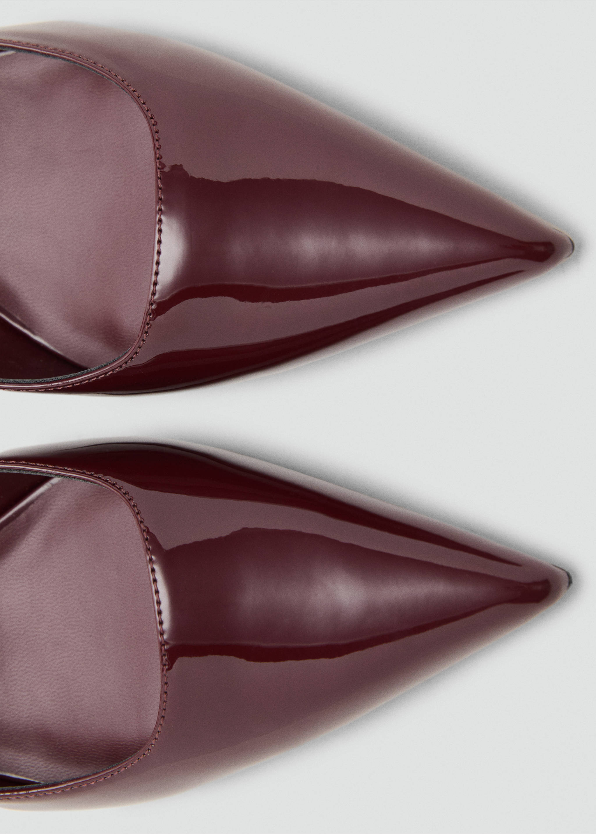 Kitten-heel patent leather shoes - Details of the article 2, Burgundy. Ref: 17054112-00.