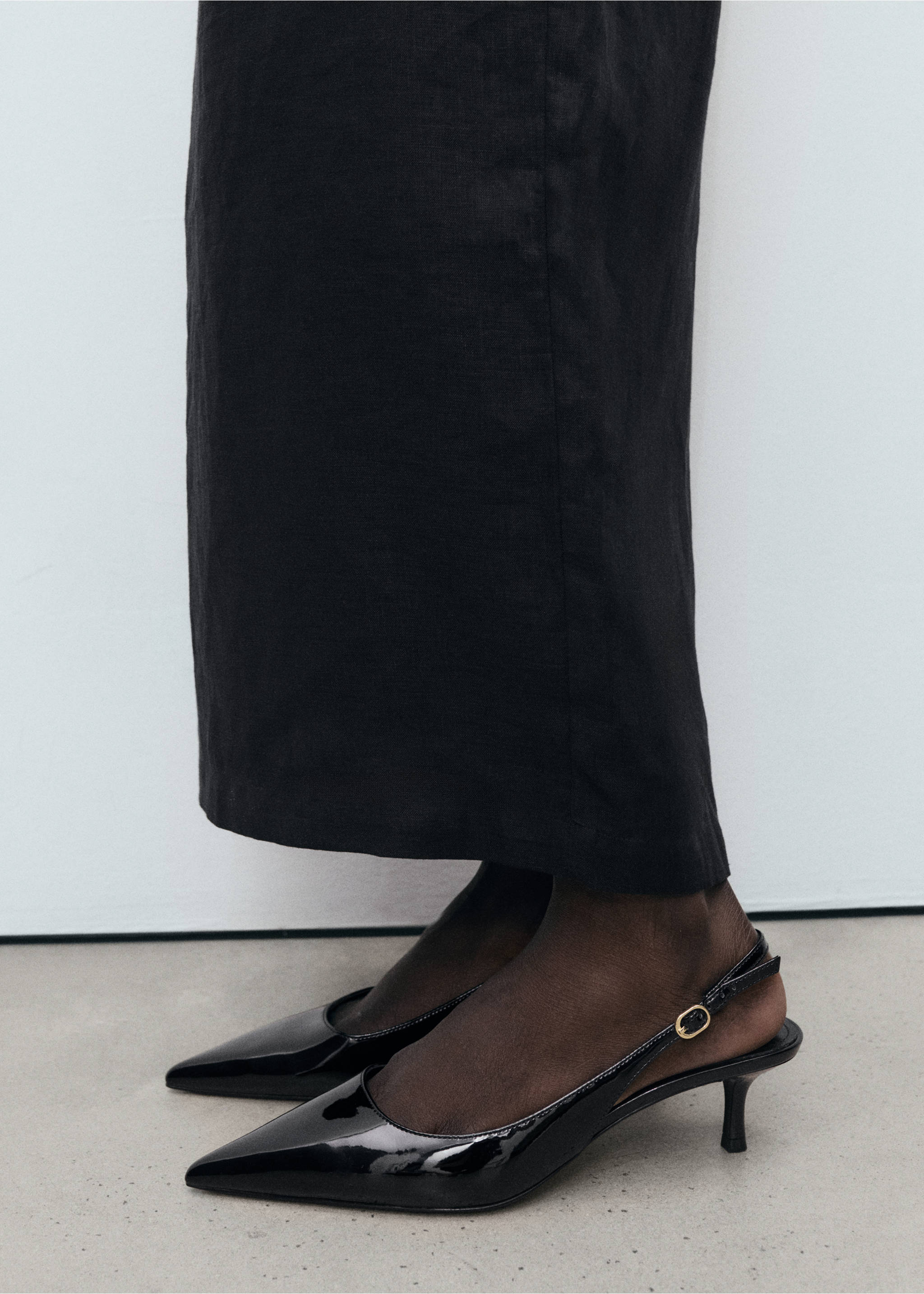 Kitten-heel patent leather shoes - Details of the article 9, Black. Ref: 17054112-00.