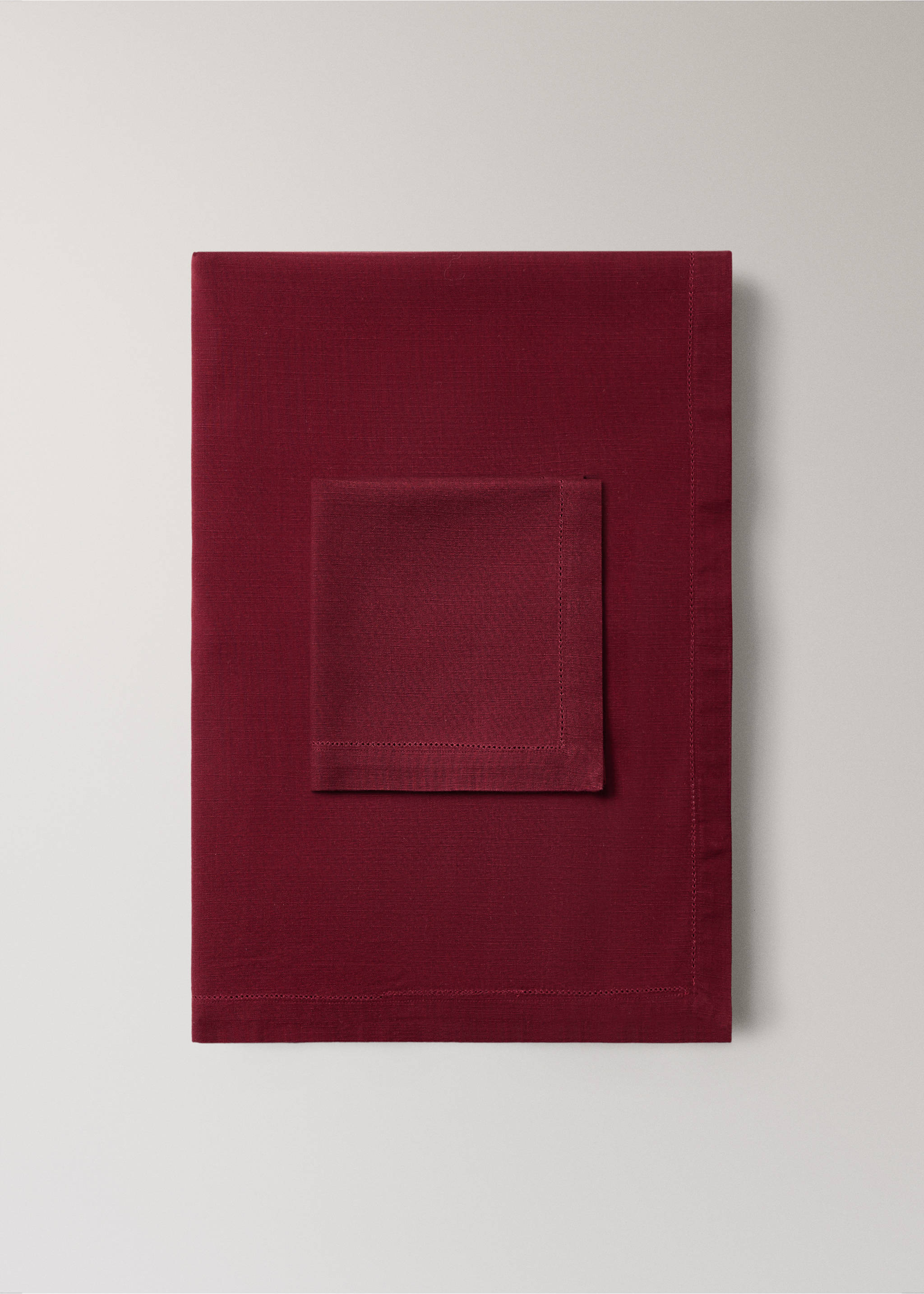 Cotton napkin with hemstitch - Details of the article 3, Red. Ref: 17054129-00.