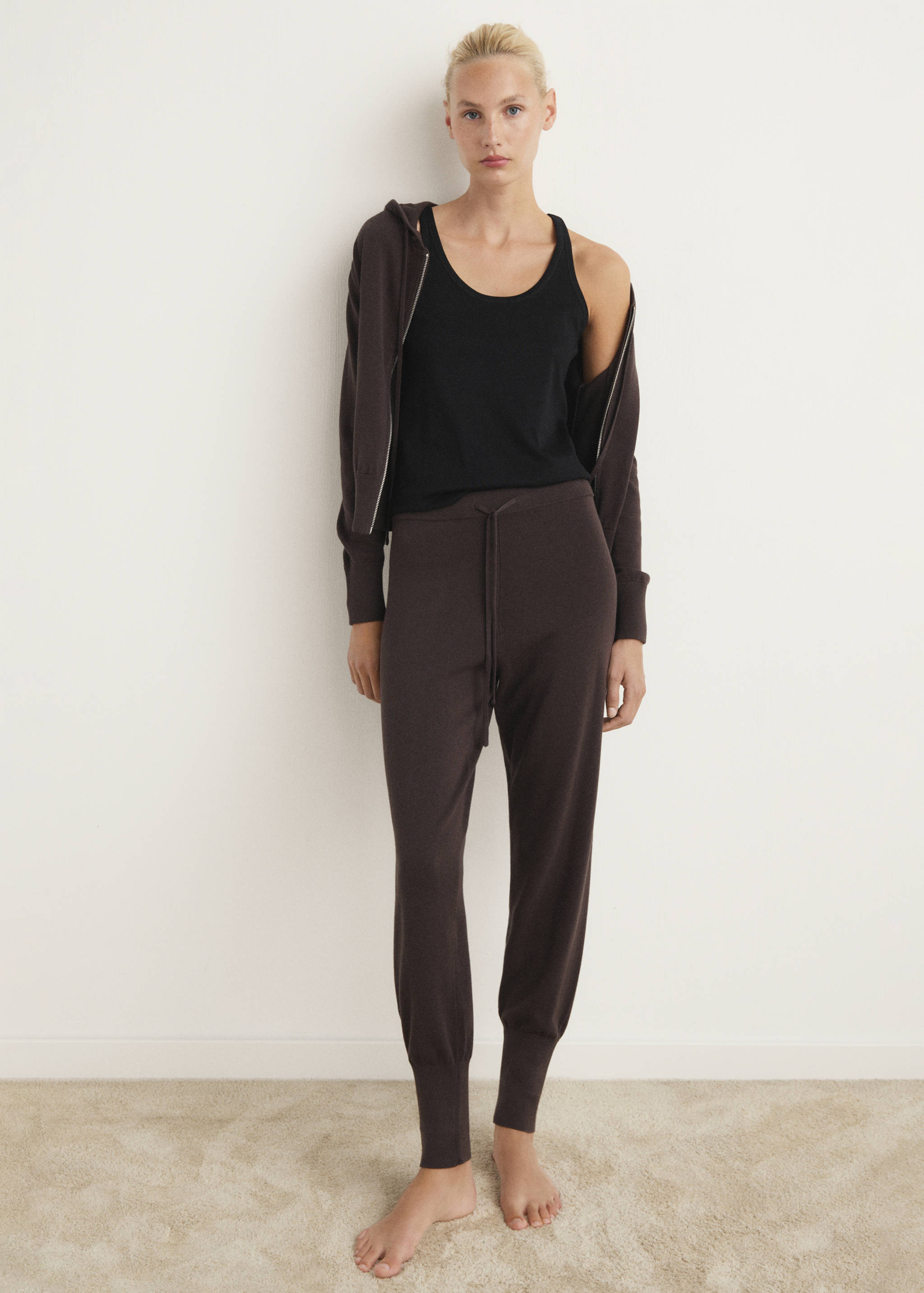 Cotton knitted turn-up trousers - General plane