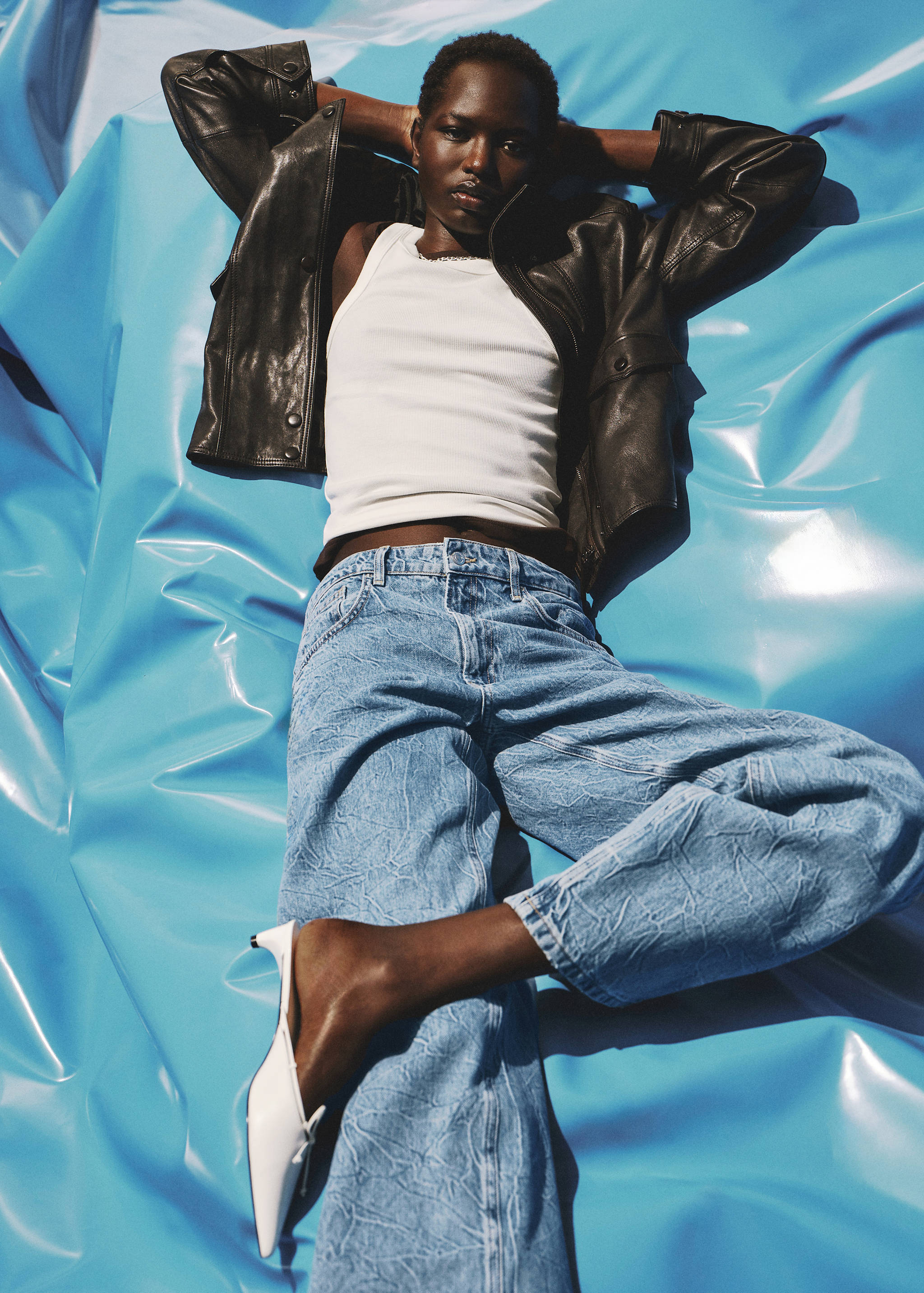 Straight-fit jeans with a creased effect - Details of the article 3