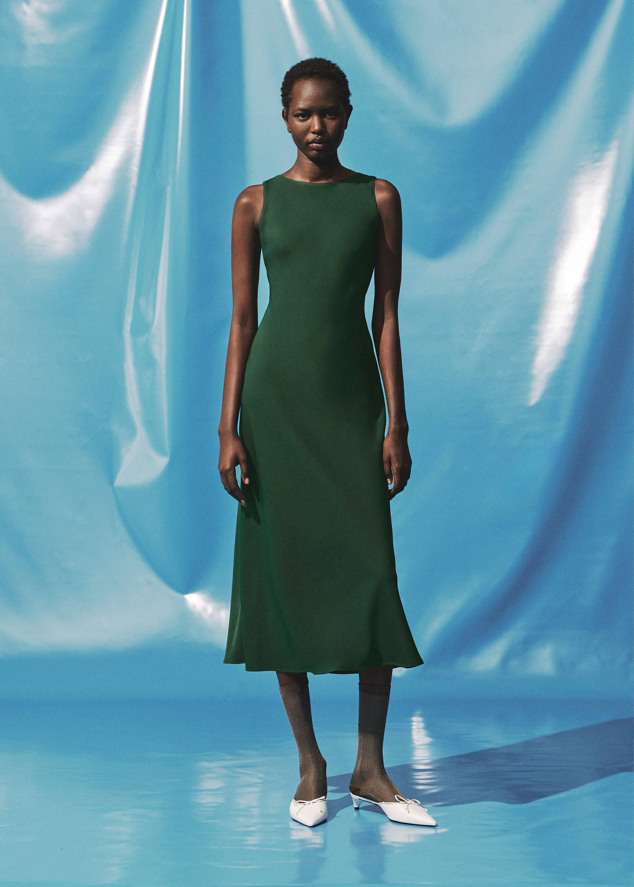 Midi-dress with open back - General plane