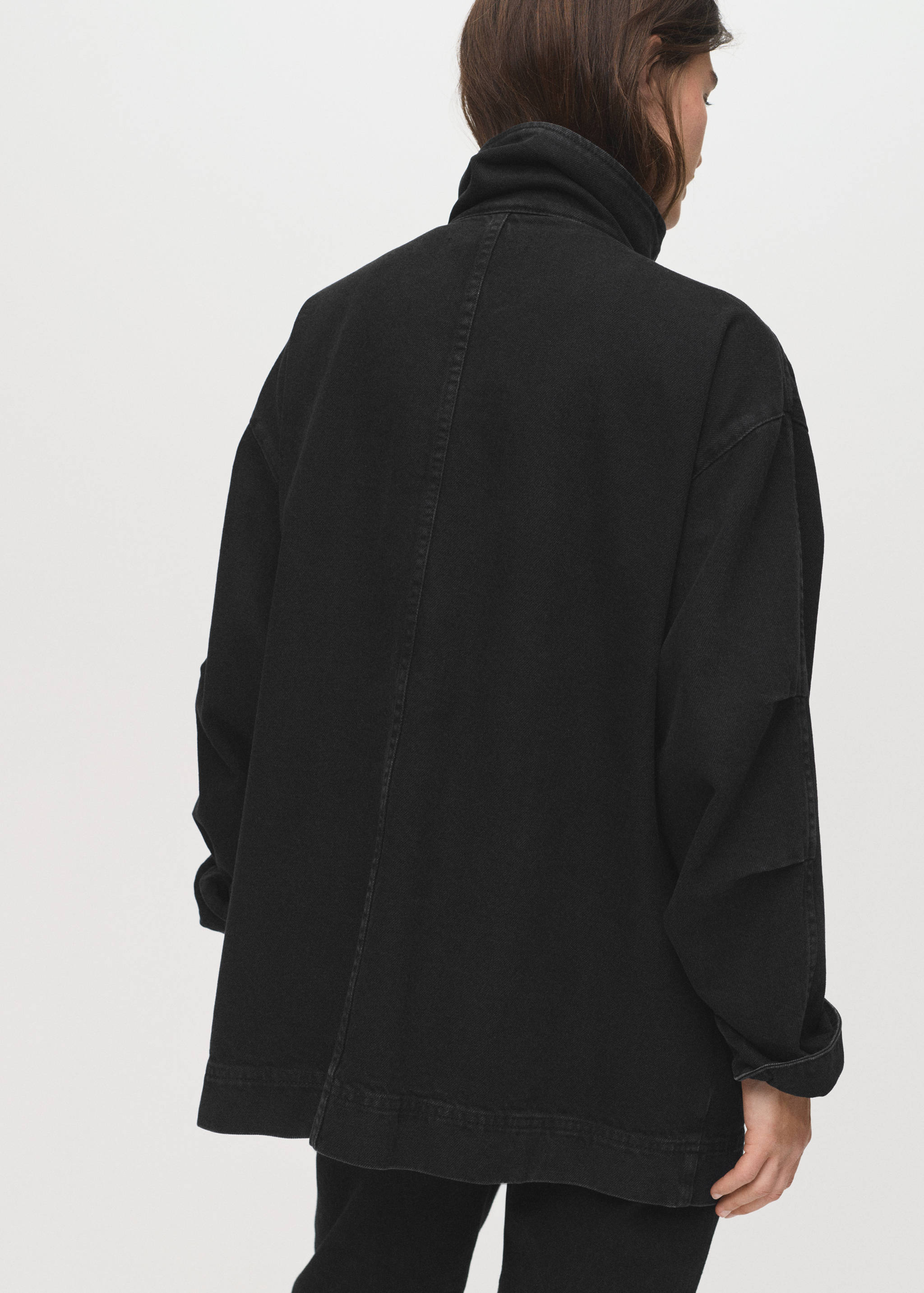 Oversized denim parka with pockets - Reverse of the article