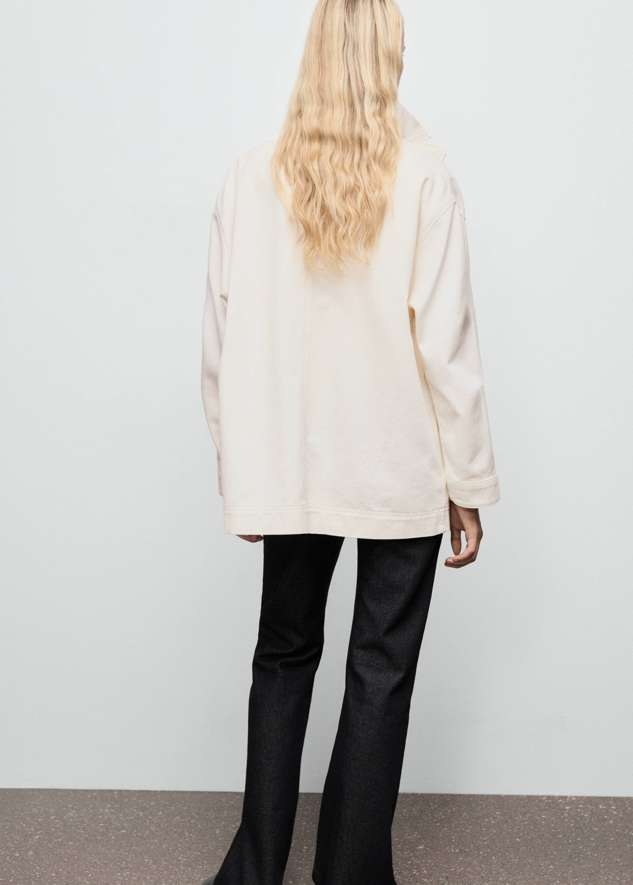 Oversized denim parka with pockets - Reverse of the article